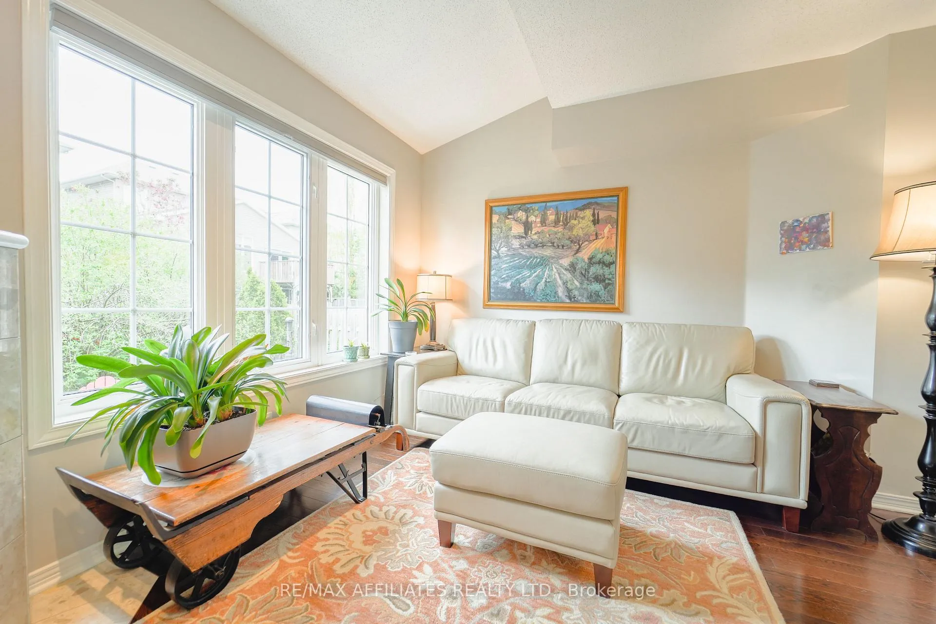 Photo 9 of 47 Saddlesmith Circle, Ottawa, Kanata - Emerald Meadows/Trailwest — HOMEH