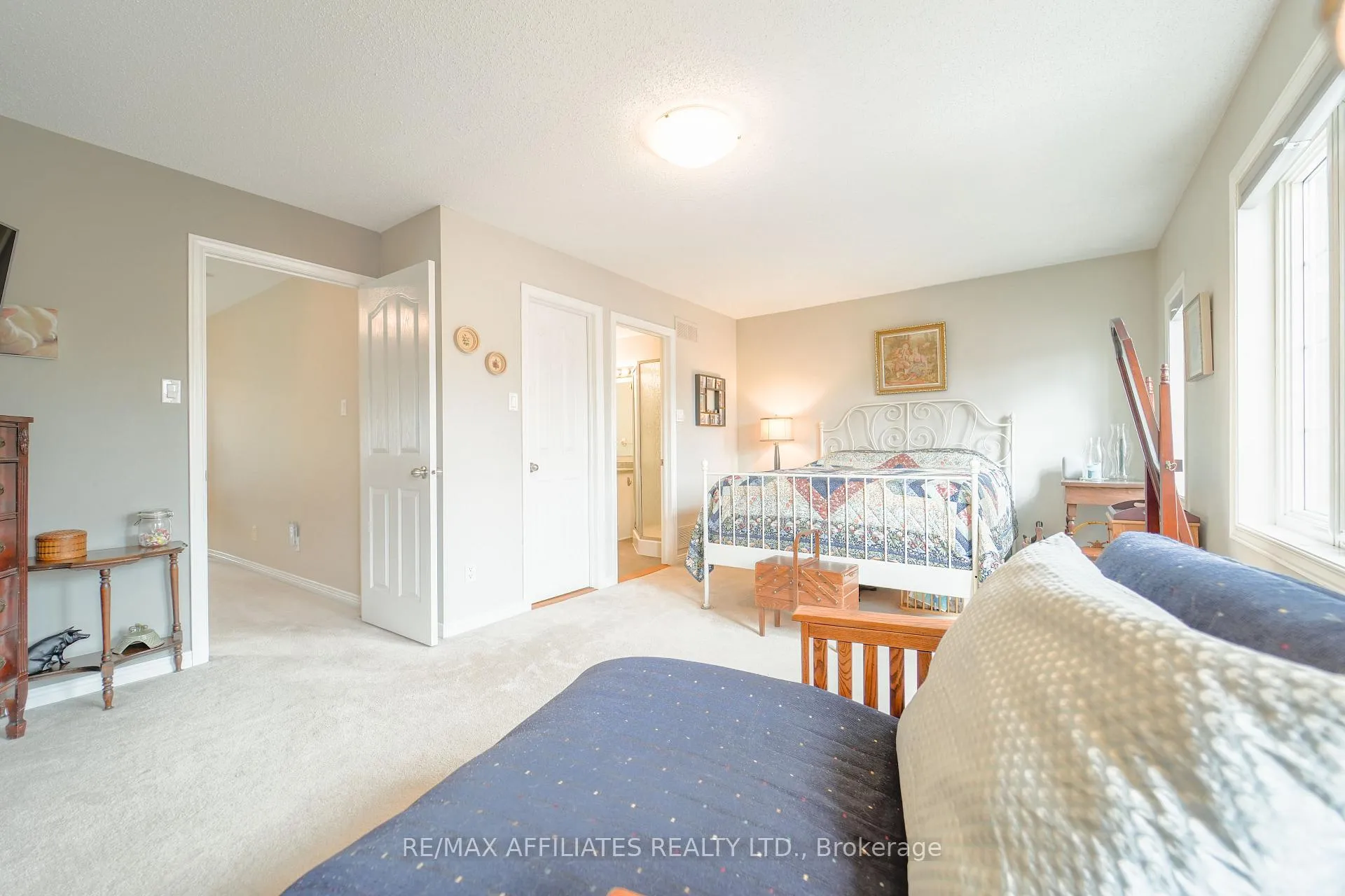 Photo 17 of 47 Saddlesmith Circle, Ottawa, Kanata - Emerald Meadows/Trailwest — HOMEH