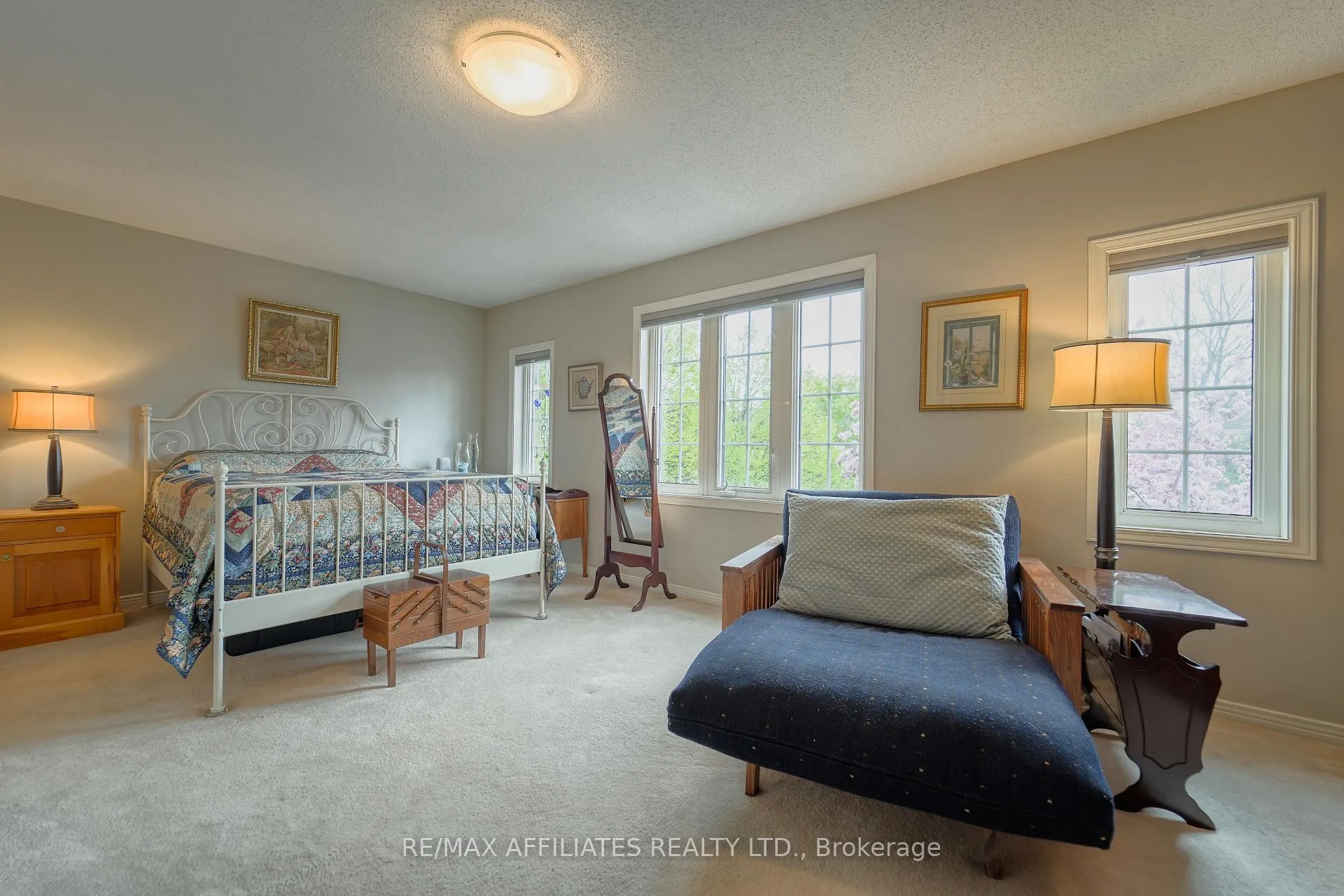 Photo 18 of 47 Saddlesmith Circle, Ottawa, Kanata - Emerald Meadows/Trailwest — HOMEH