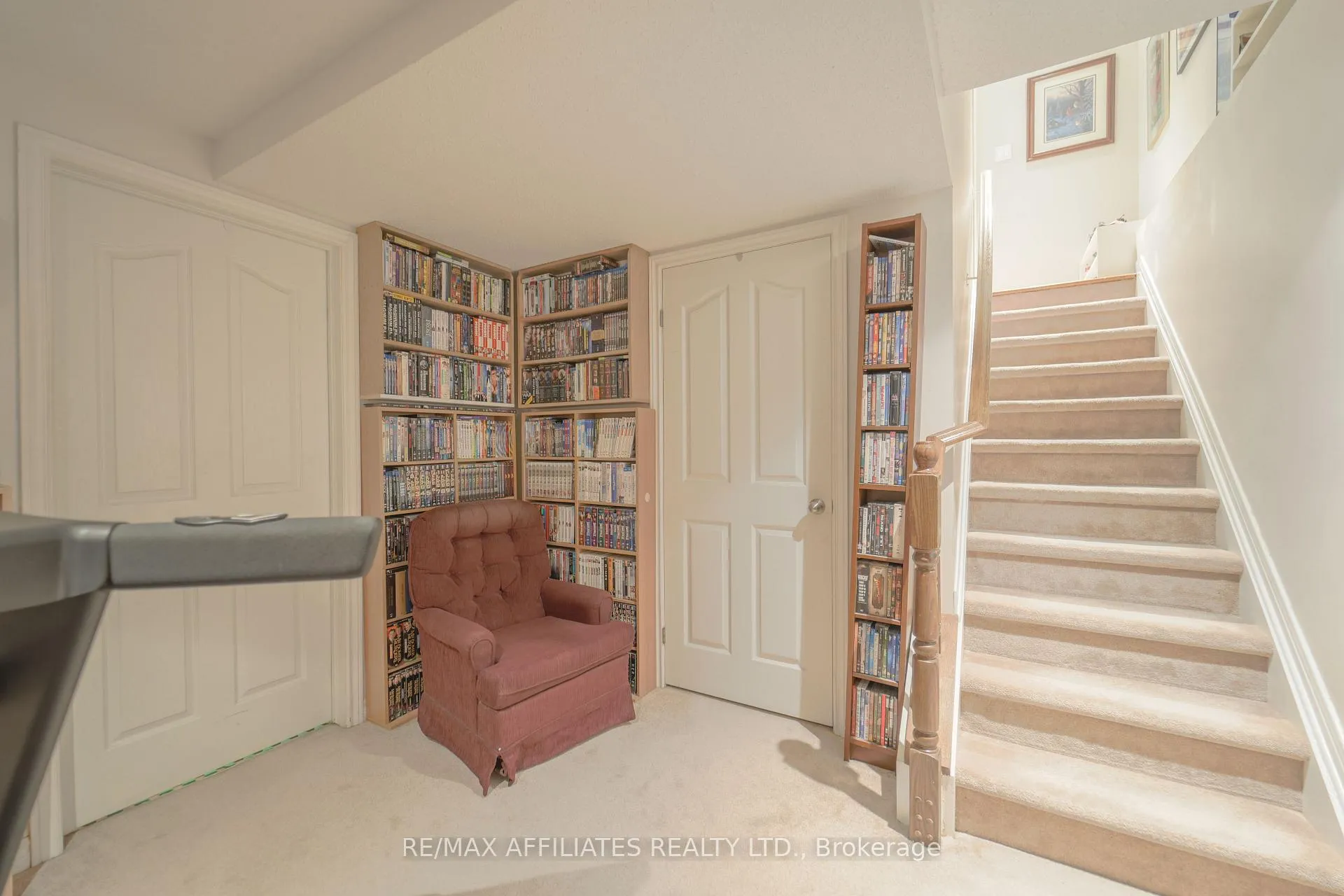 Photo 27 of 47 Saddlesmith Circle, Ottawa, Kanata - Emerald Meadows/Trailwest — HOMEH