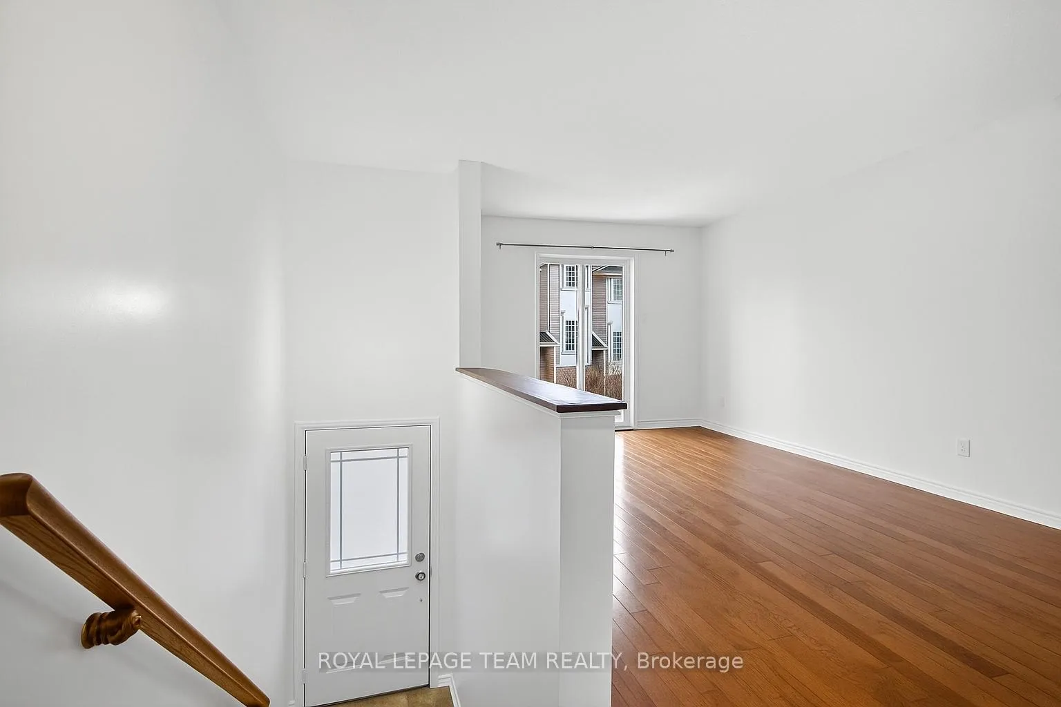 Photo 2 of 114 Wharhol Private, Ottawa, Westcliffe Estates — HOMEH