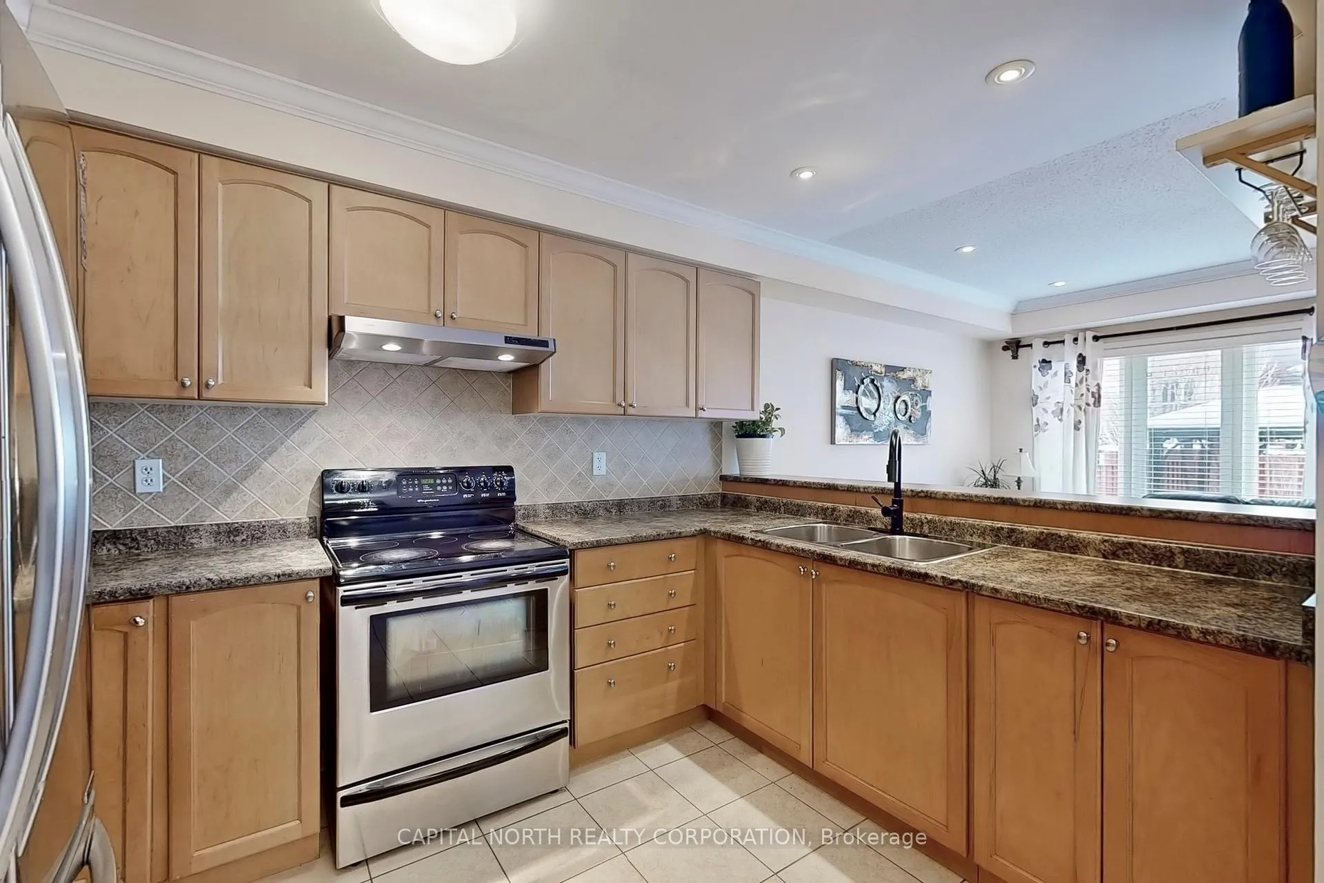 Photo 7 of 197 Venice Gate Drive, Vaughan, Vellore Village — HOMEH