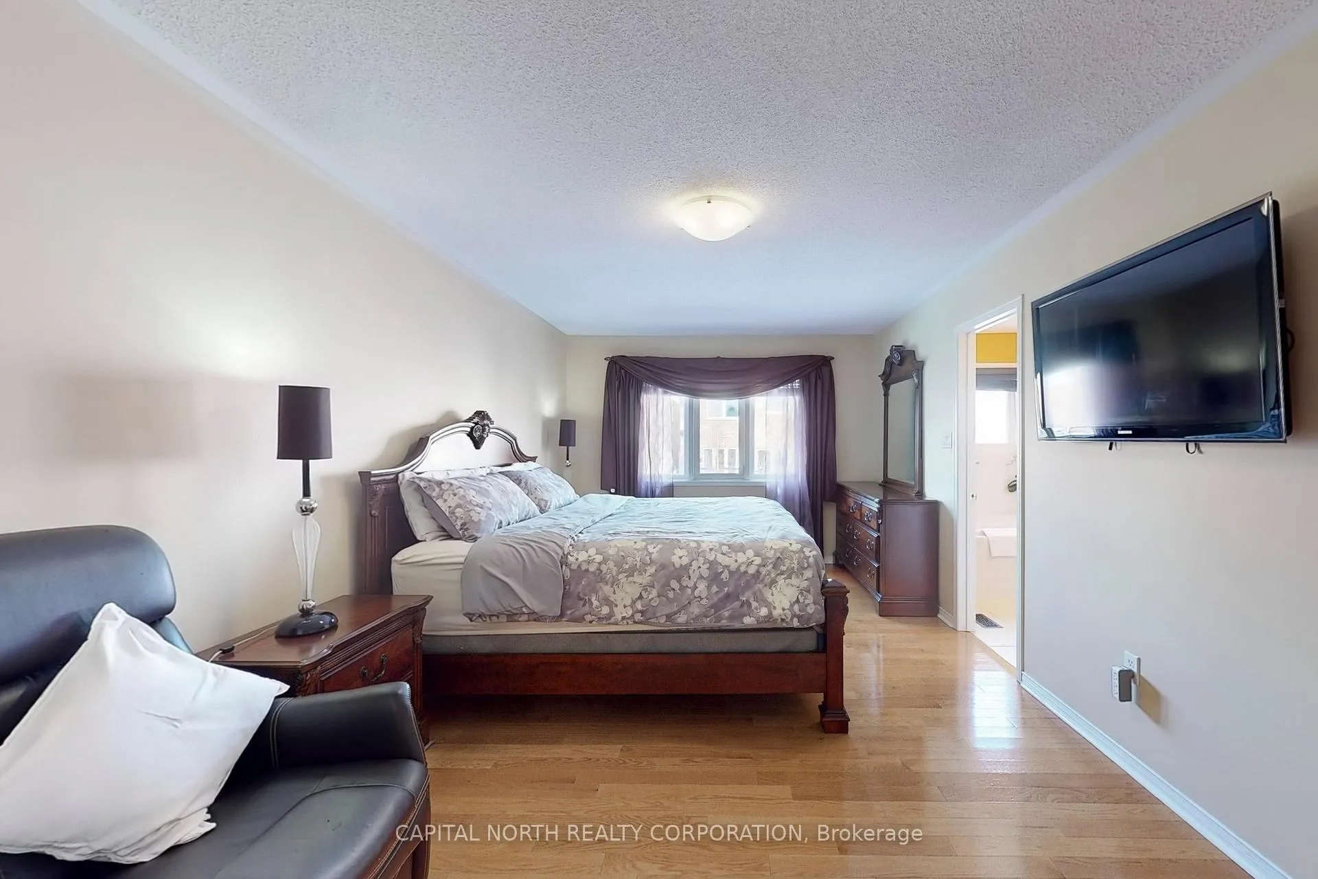Photo 22 of 197 Venice Gate Drive, Vaughan, Vellore Village — HOMEH