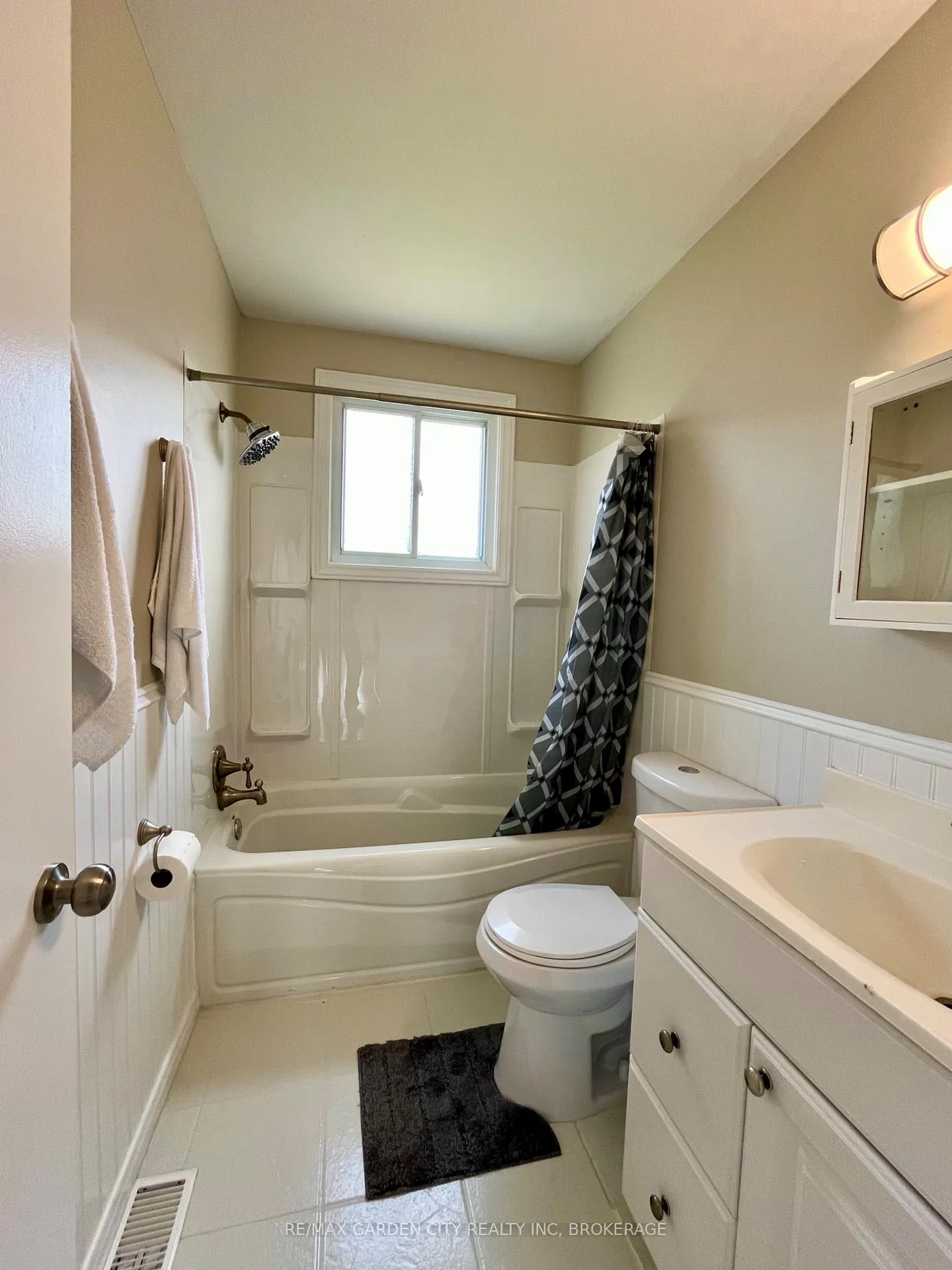 Photo 18 of 66 Martin Street, Thorold, Thorold Downtown — HOMEH