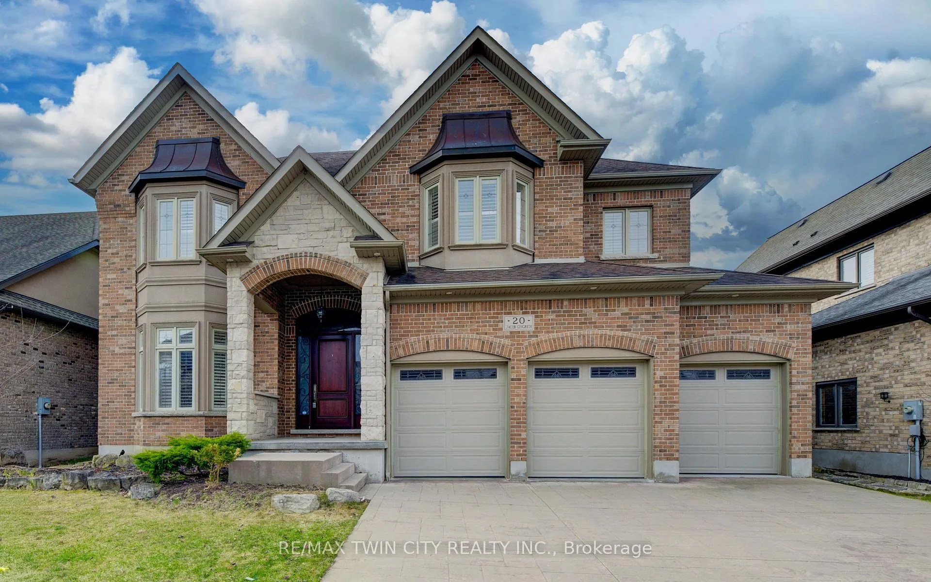 Photo 1 of 20 Jacob Gingrich Drive, Kitchener — HOMEH