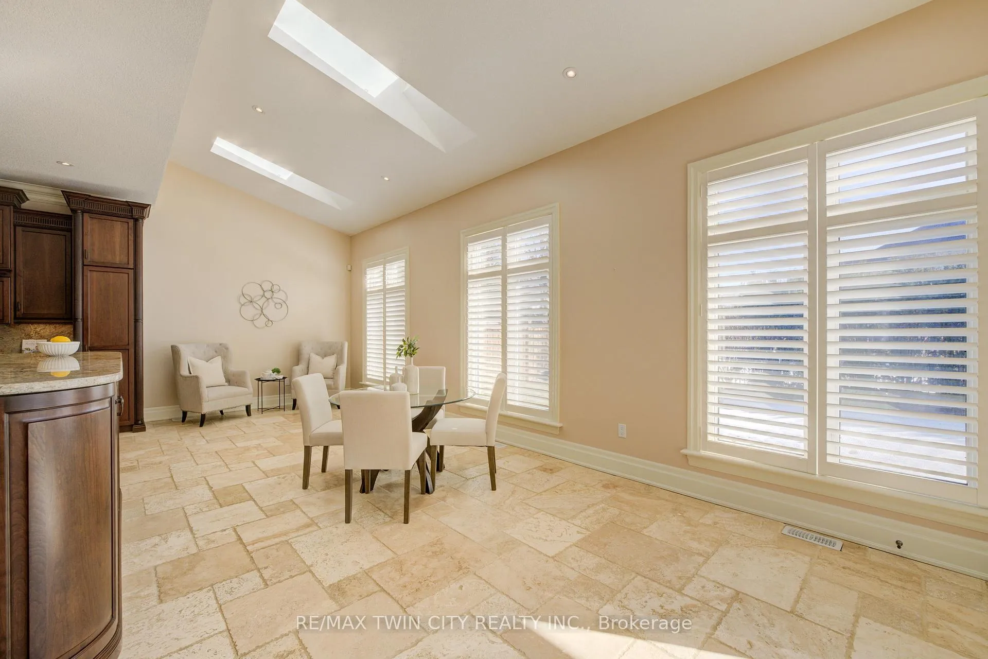 Photo 14 of 20 Jacob Gingrich Drive, Kitchener — HOMEH