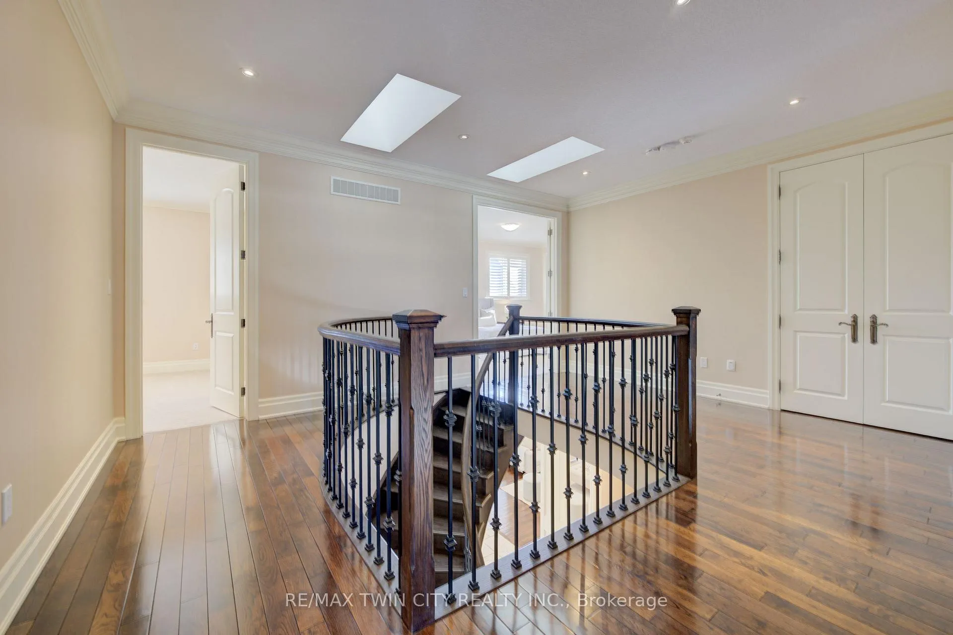 Photo 34 of 20 Jacob Gingrich Drive, Kitchener — HOMEH