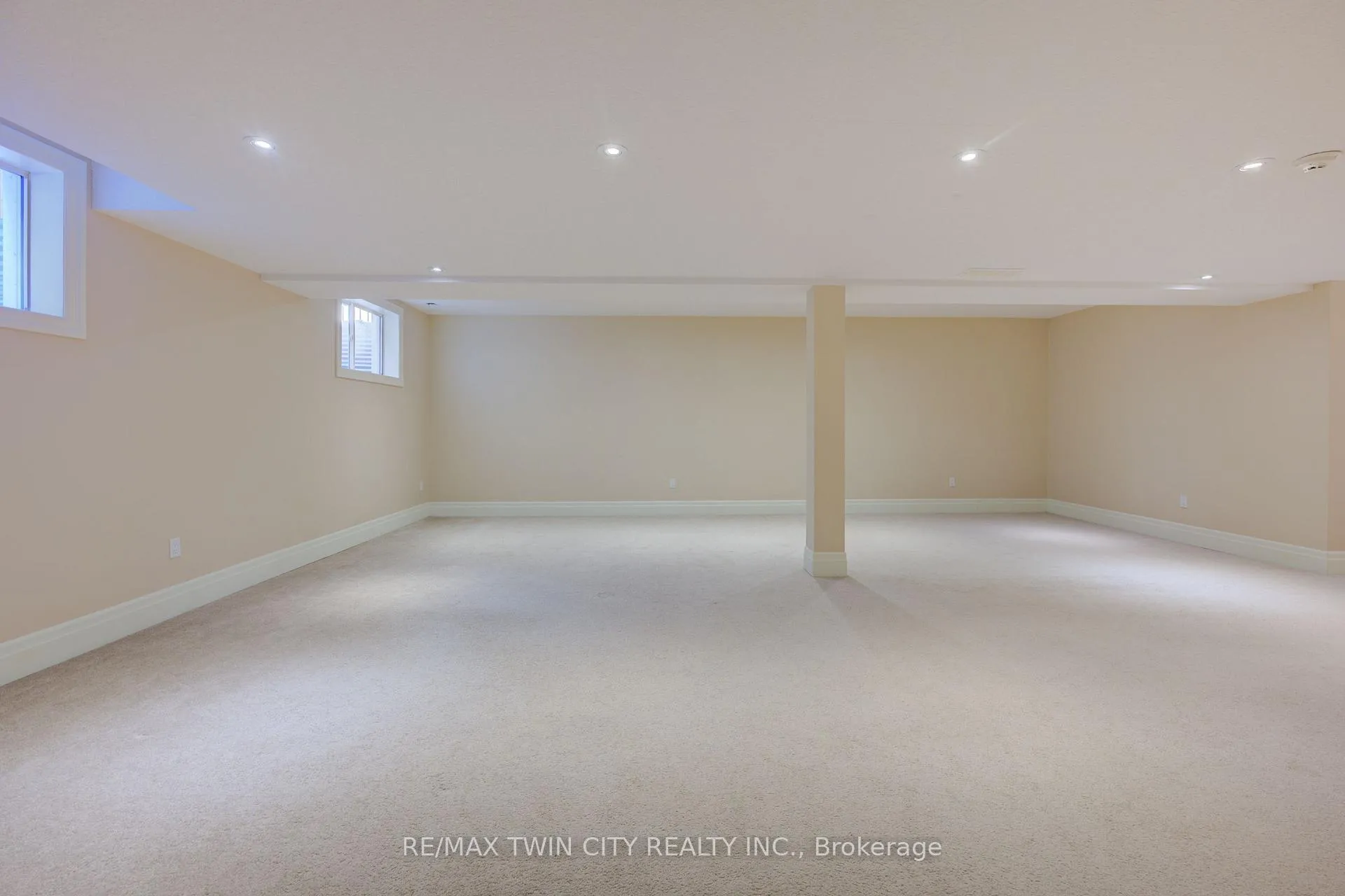 Photo 36 of 20 Jacob Gingrich Drive, Kitchener — HOMEH