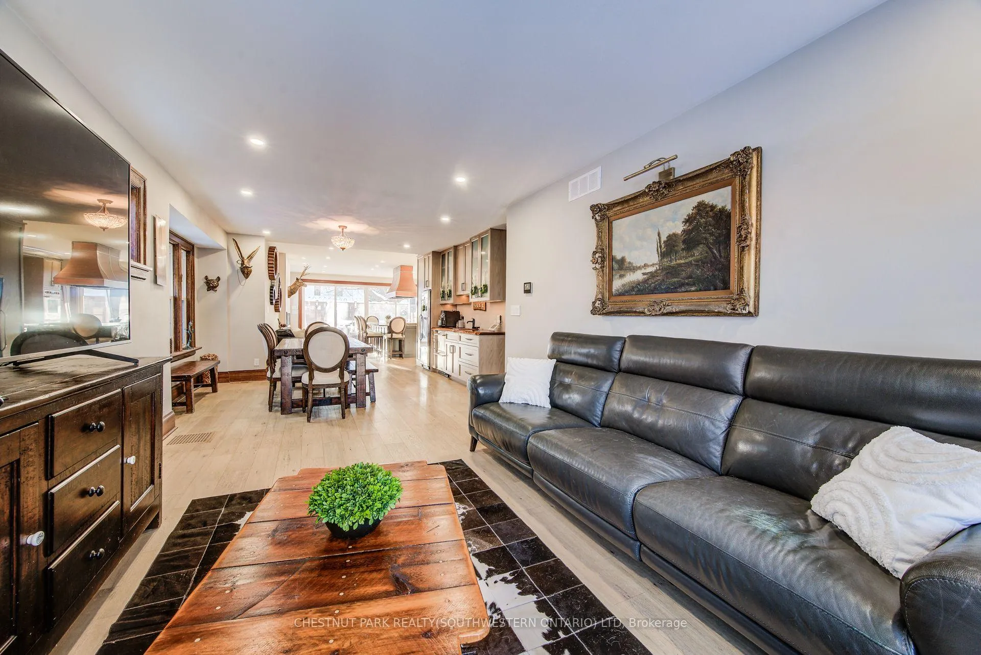 Photo 10 of 107 Earl Street, Kitchener — HOMEH