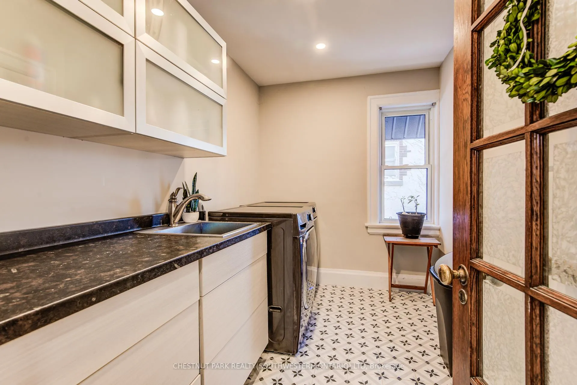 Photo 27 of 107 Earl Street, Kitchener — HOMEH