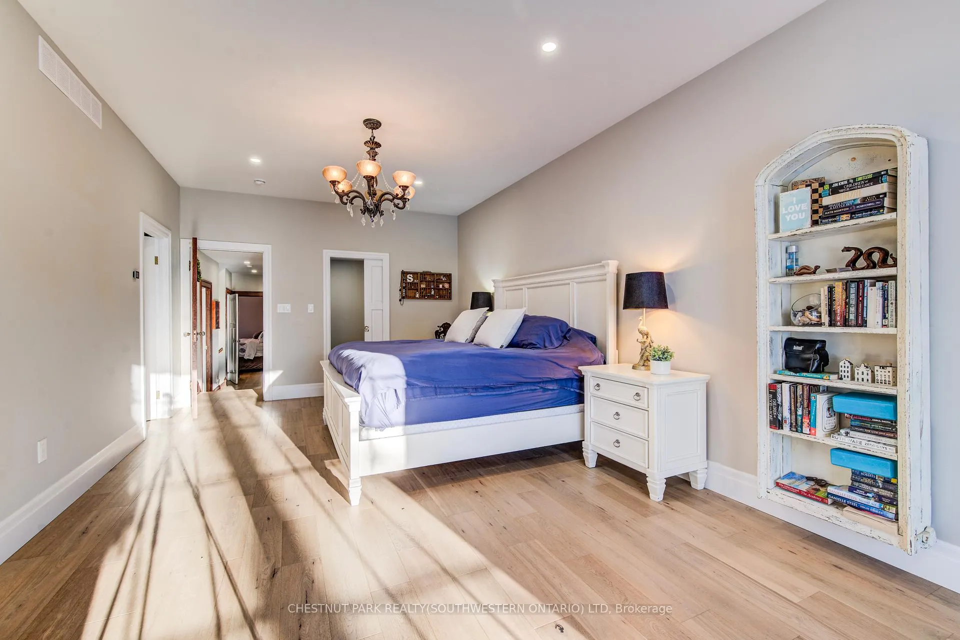 Photo 34 of 107 Earl Street, Kitchener — HOMEH