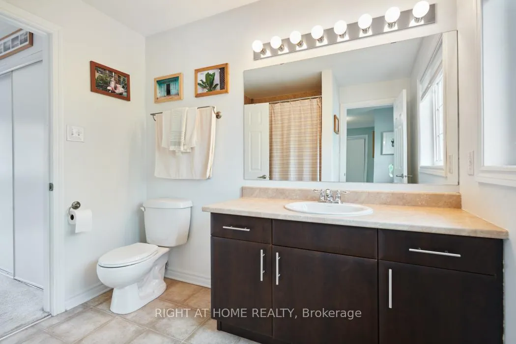 Photo 16 of 414 Vendevale Avenue, Ottawa, Stittsville (North) — HOMEH
