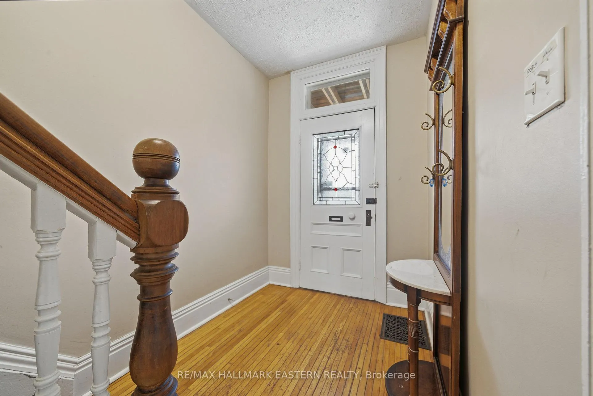 Photo 6 of 597 Bethune Street, Peterborough, Town Ward 3 — HOMEH