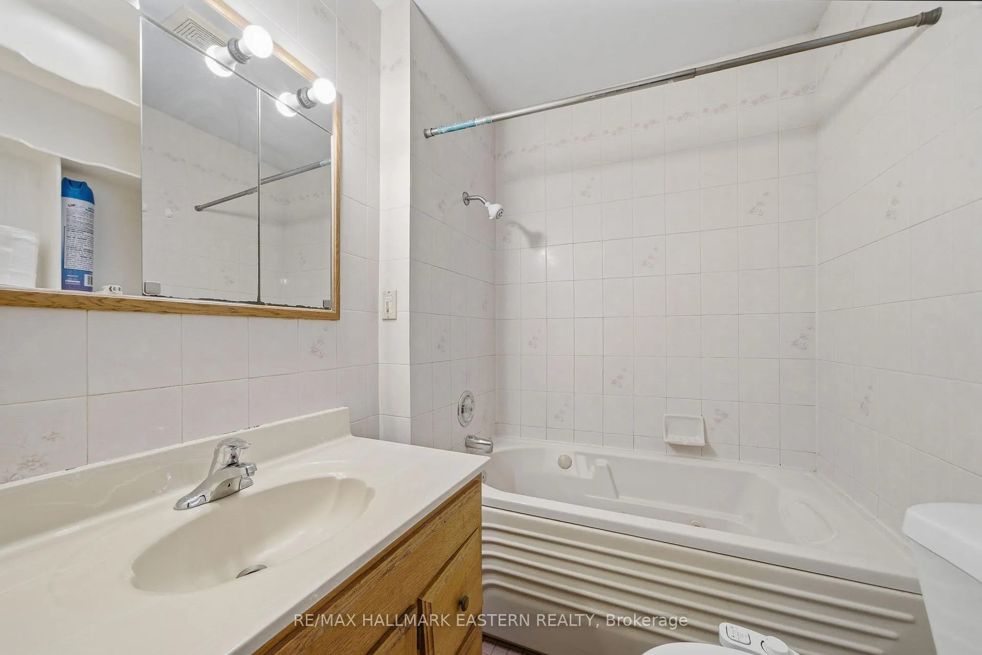 Photo 10 of 597 Bethune Street, Peterborough, Town Ward 3 — HOMEH