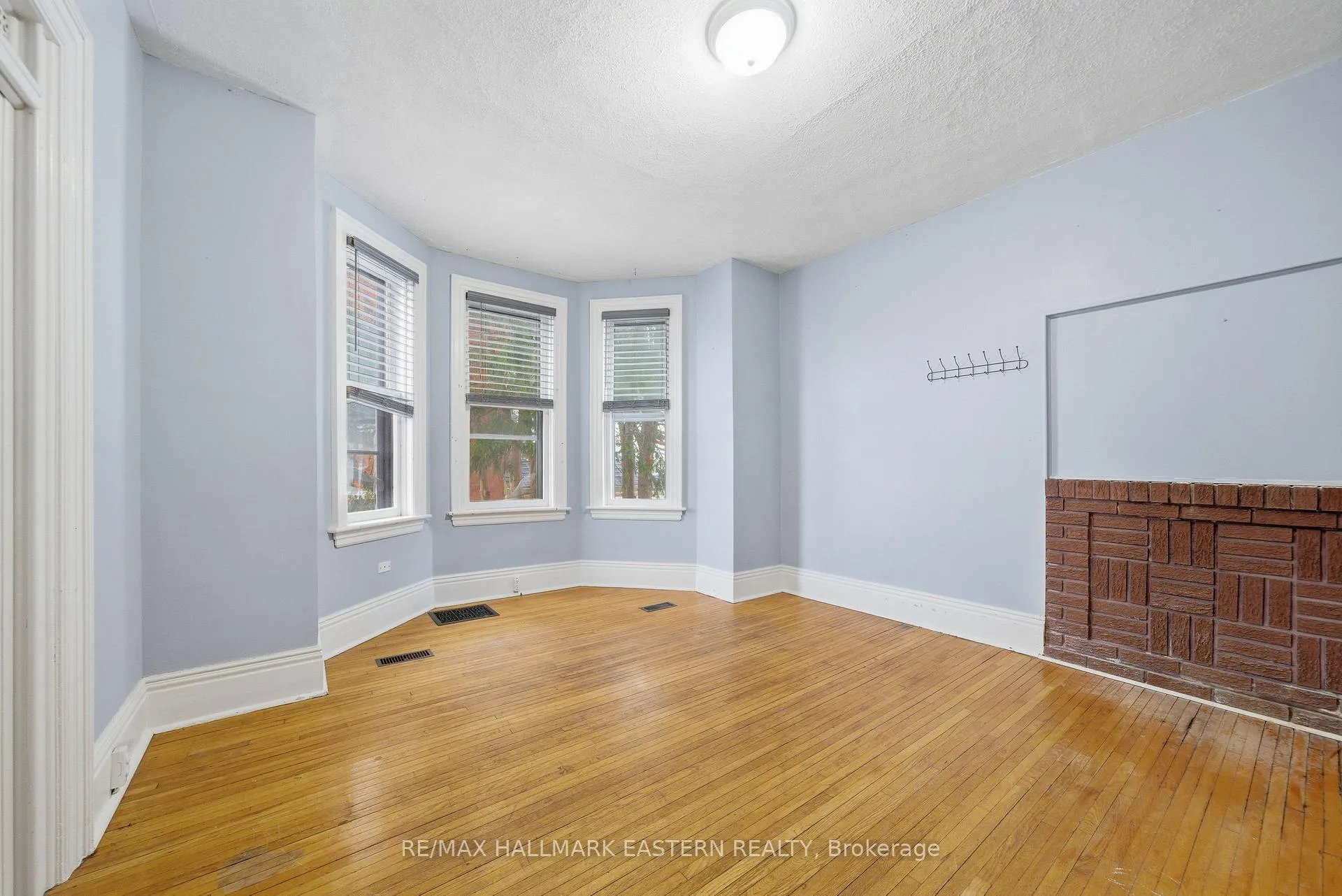 Photo 13 of 597 Bethune Street, Peterborough, Town Ward 3 — HOMEH