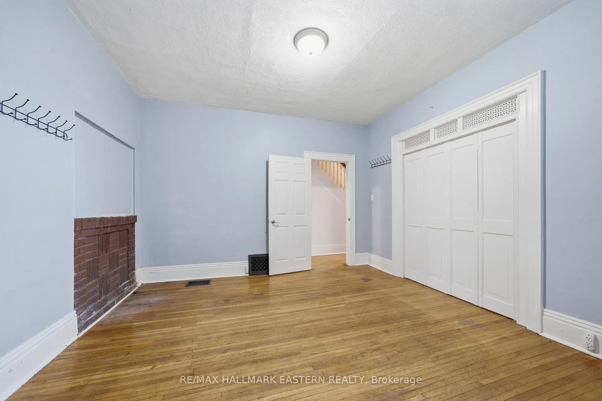 Photo 14 of 597 Bethune Street, Peterborough, Town Ward 3 — HOMEH