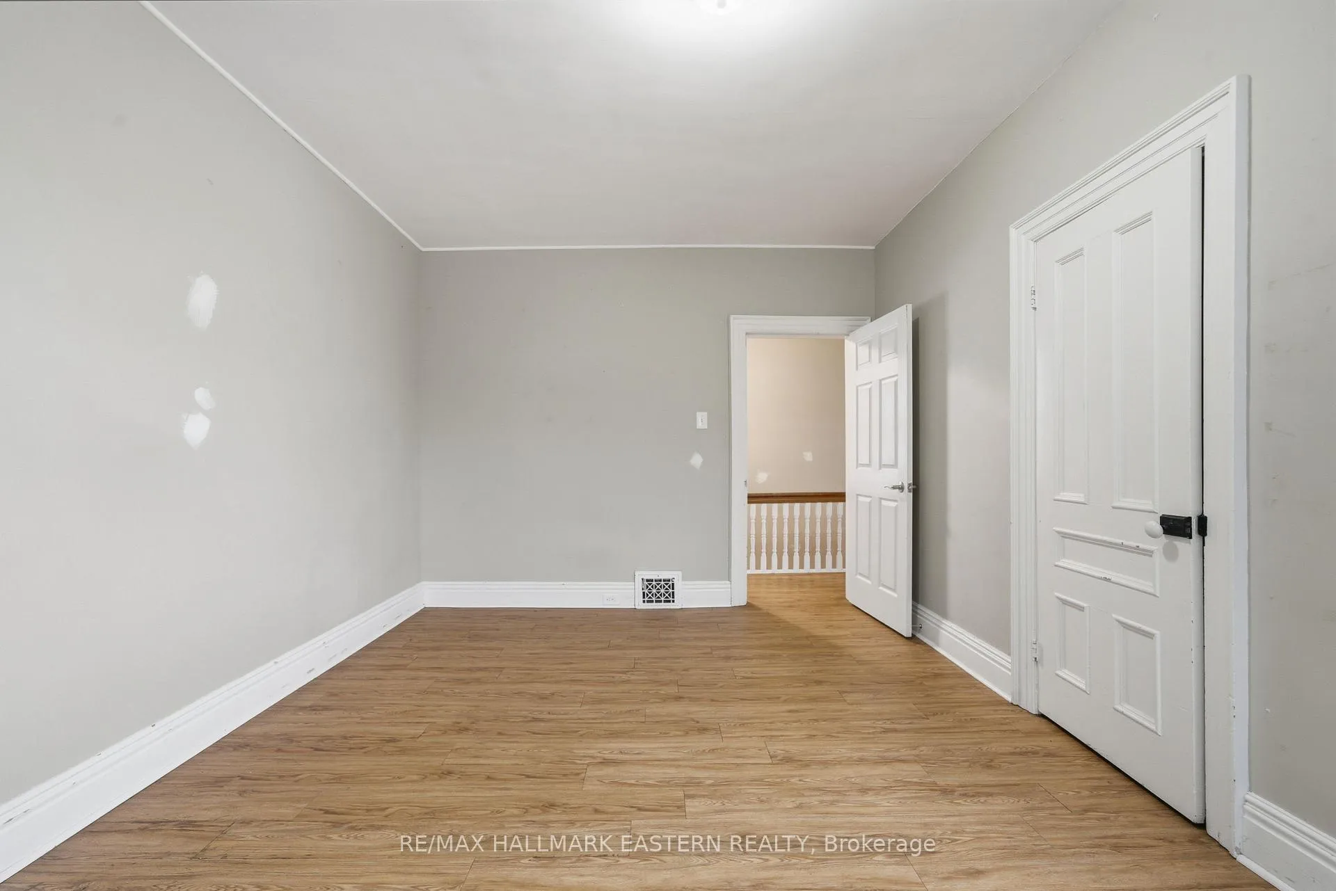 Photo 20 of 597 Bethune Street, Peterborough, Town Ward 3 — HOMEH