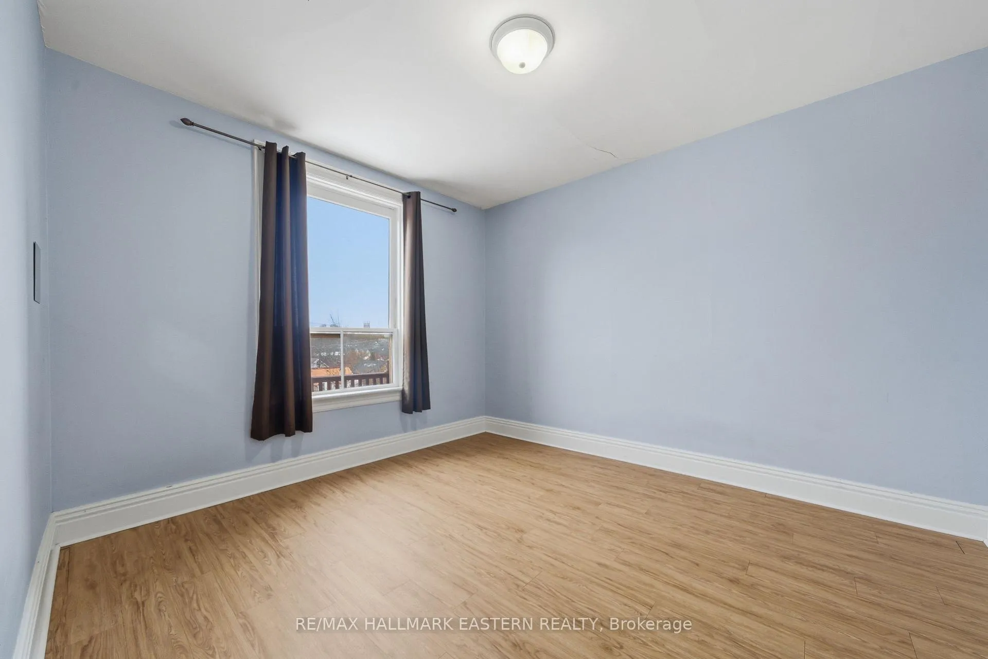 Photo 23 of 597 Bethune Street, Peterborough, Town Ward 3 — HOMEH