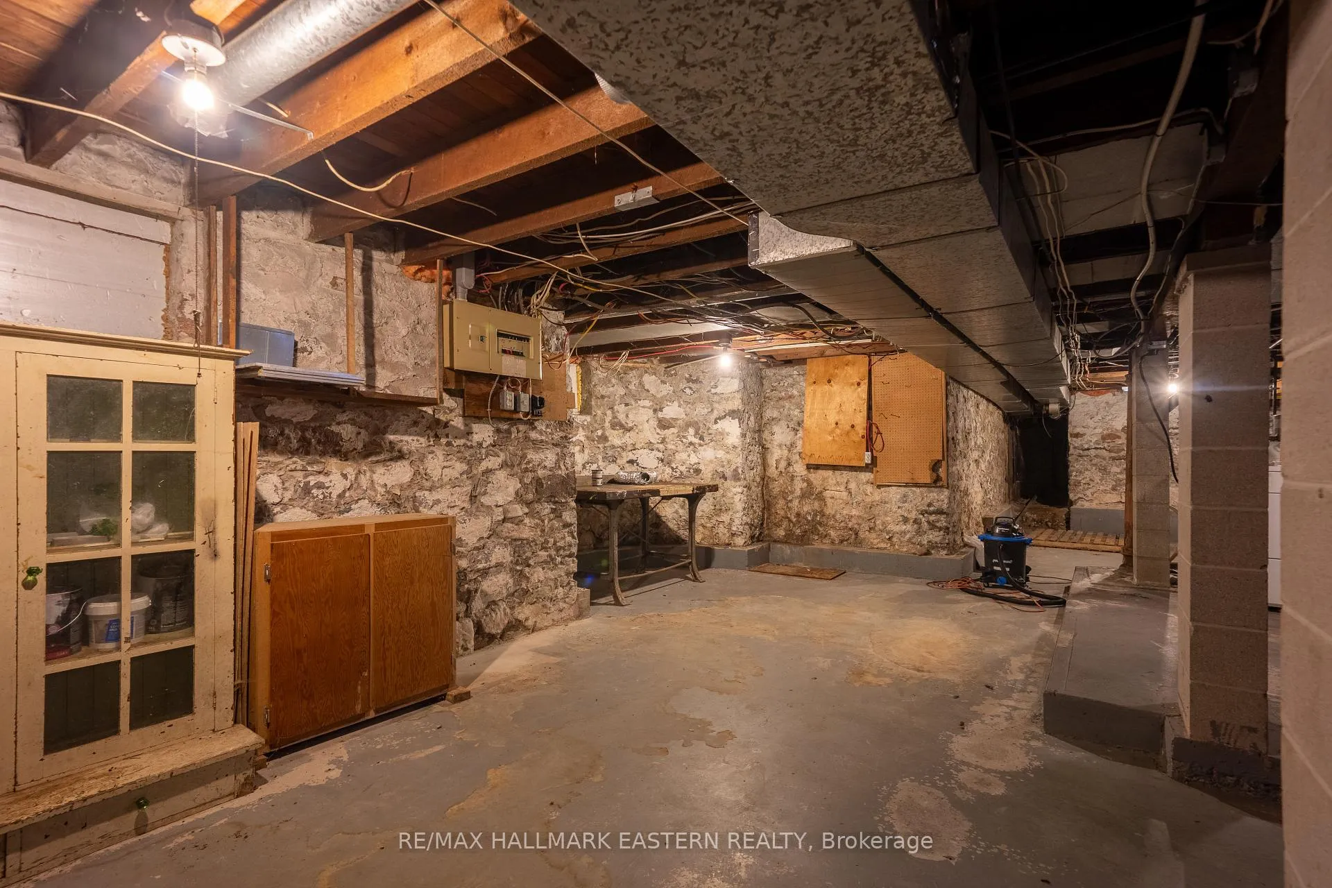Photo 31 of 597 Bethune Street, Peterborough, Town Ward 3 — HOMEH
