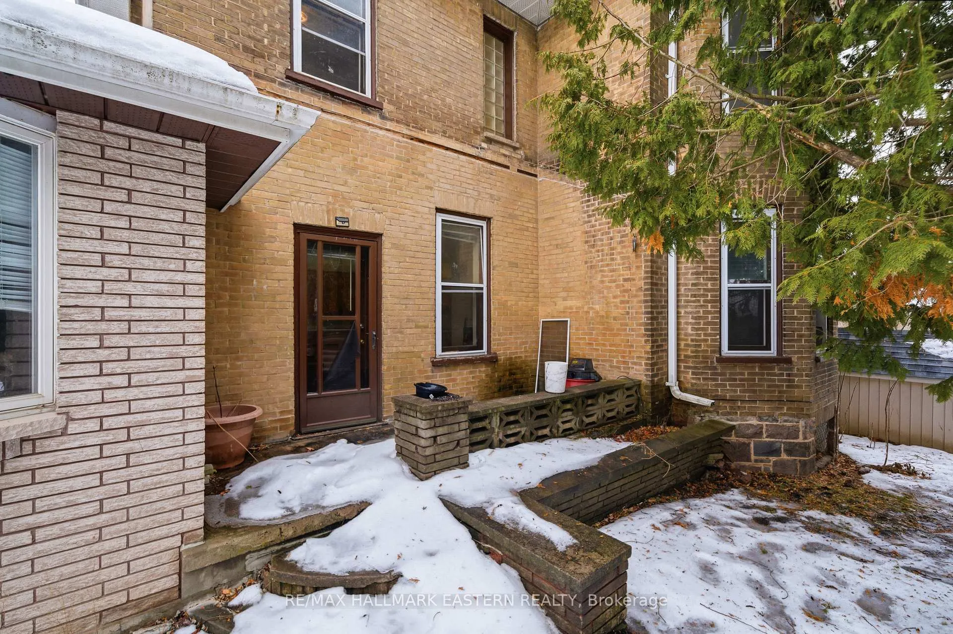Photo 35 of 597 Bethune Street, Peterborough, Town Ward 3 — HOMEH