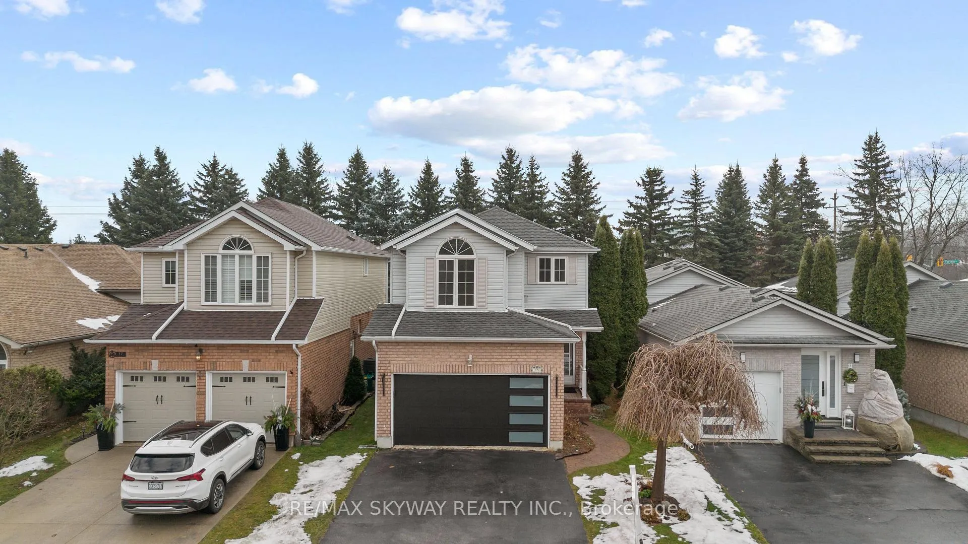 Photo 2 of 15 Briarfield Street, Kitchener, Idlewood — HOMEH