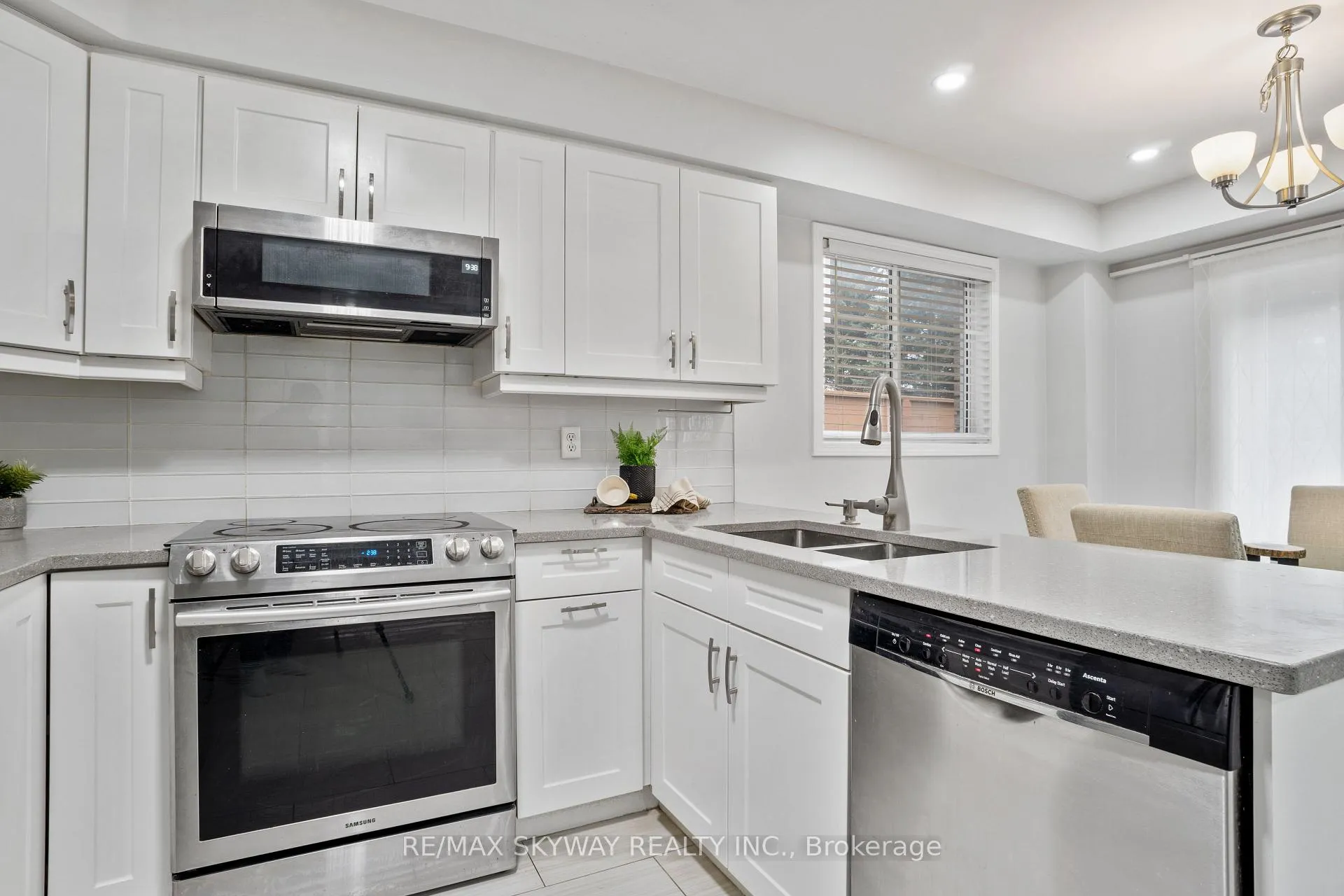 Photo 11 of 15 Briarfield Street, Kitchener, Idlewood — HOMEH