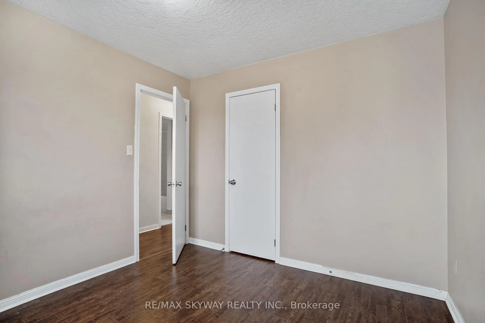 Photo 23 of 15 Briarfield Street, Kitchener, Idlewood — HOMEH
