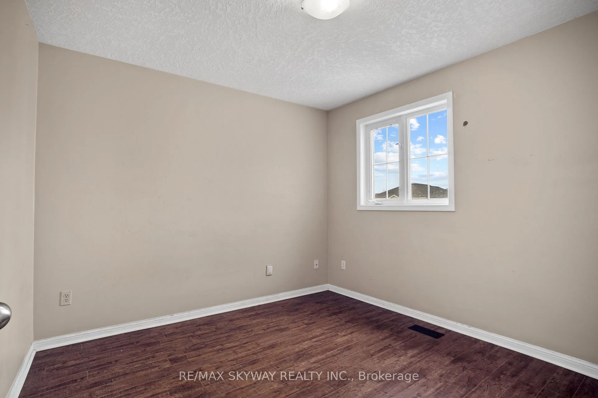 Photo 28 of 15 Briarfield Street, Kitchener, Idlewood — HOMEH