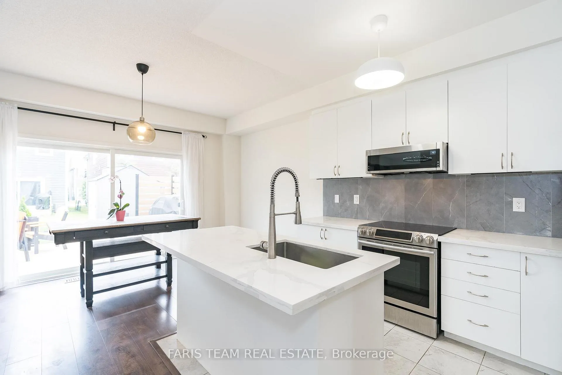 Photo 3 of 26 Dunes Drive, Wasaga Beach — HOMEH