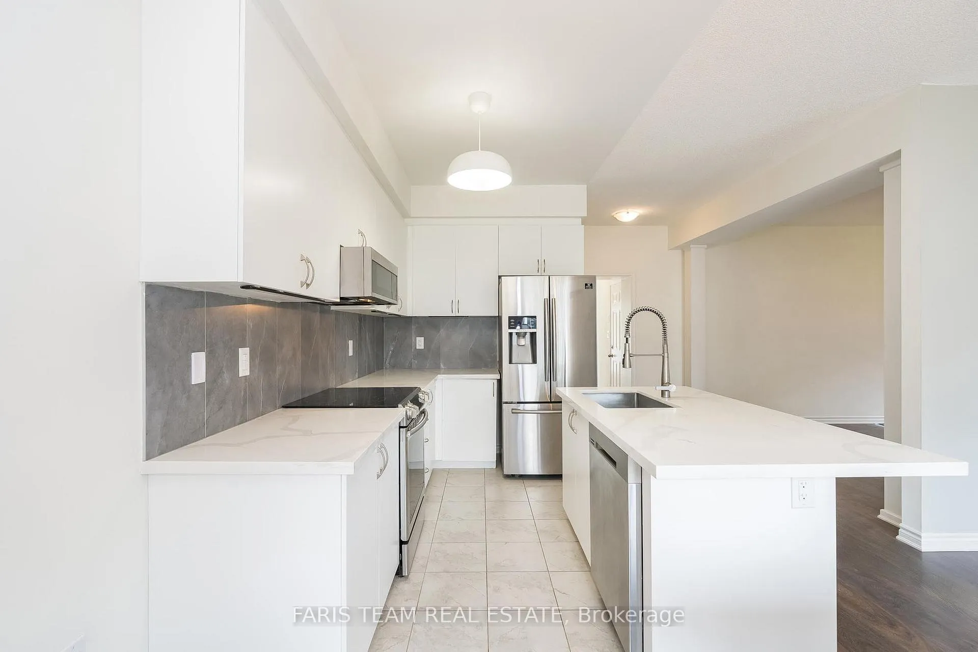Photo 5 of 26 Dunes Drive, Wasaga Beach — HOMEH
