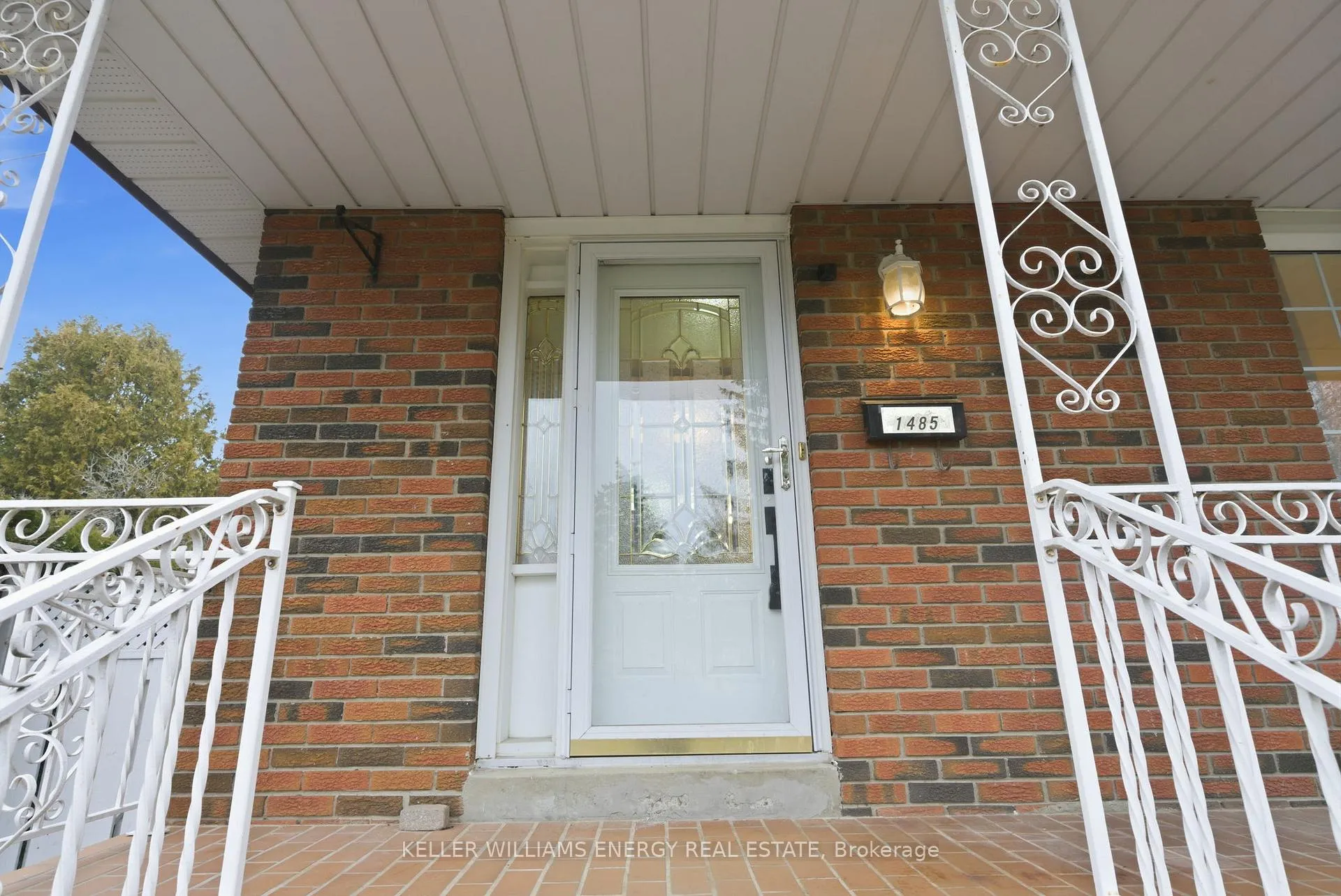 Photo 4 of 1485 Oneida Court, Oshawa, Samac — HOMEH