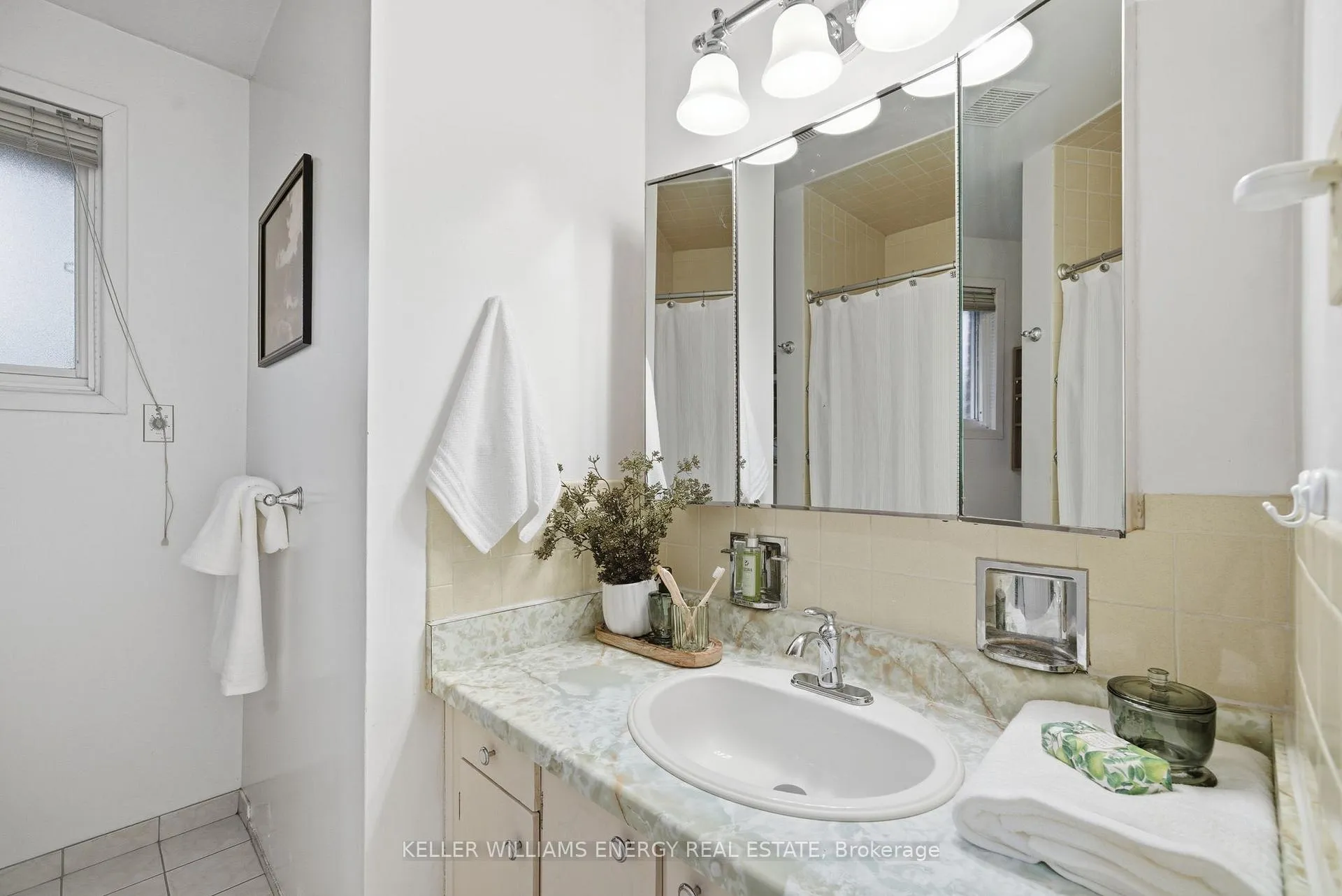 Photo 26 of 1485 Oneida Court, Oshawa, Samac — HOMEH