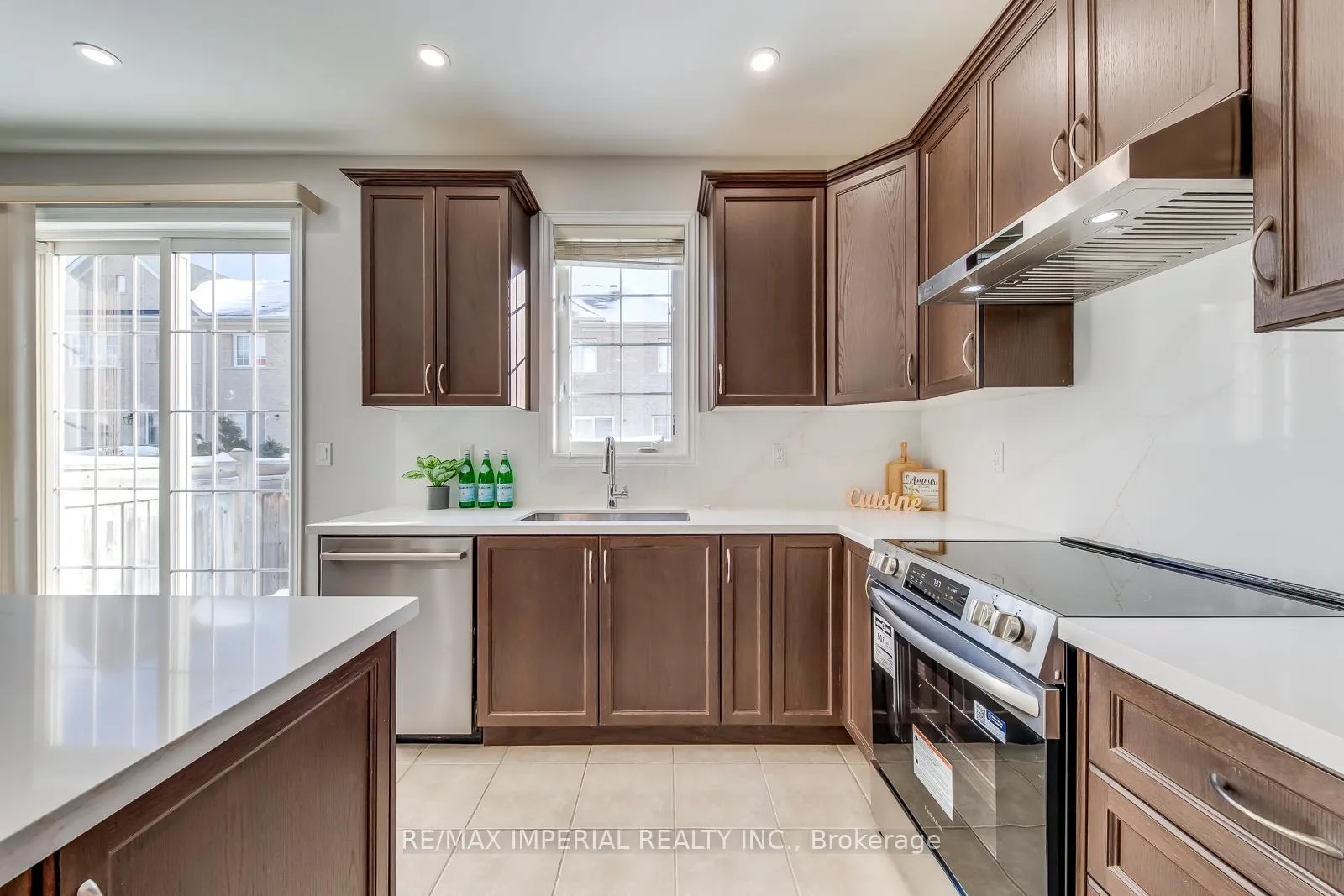 Photo 23 of 43 Sibella Way, Vaughan, Vellore Village — HOMEH