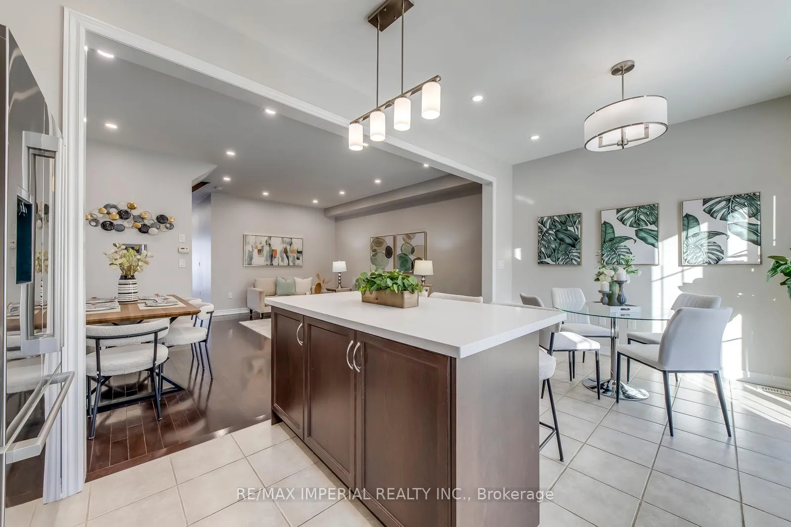 Photo 24 of 43 Sibella Way, Vaughan, Vellore Village — HOMEH