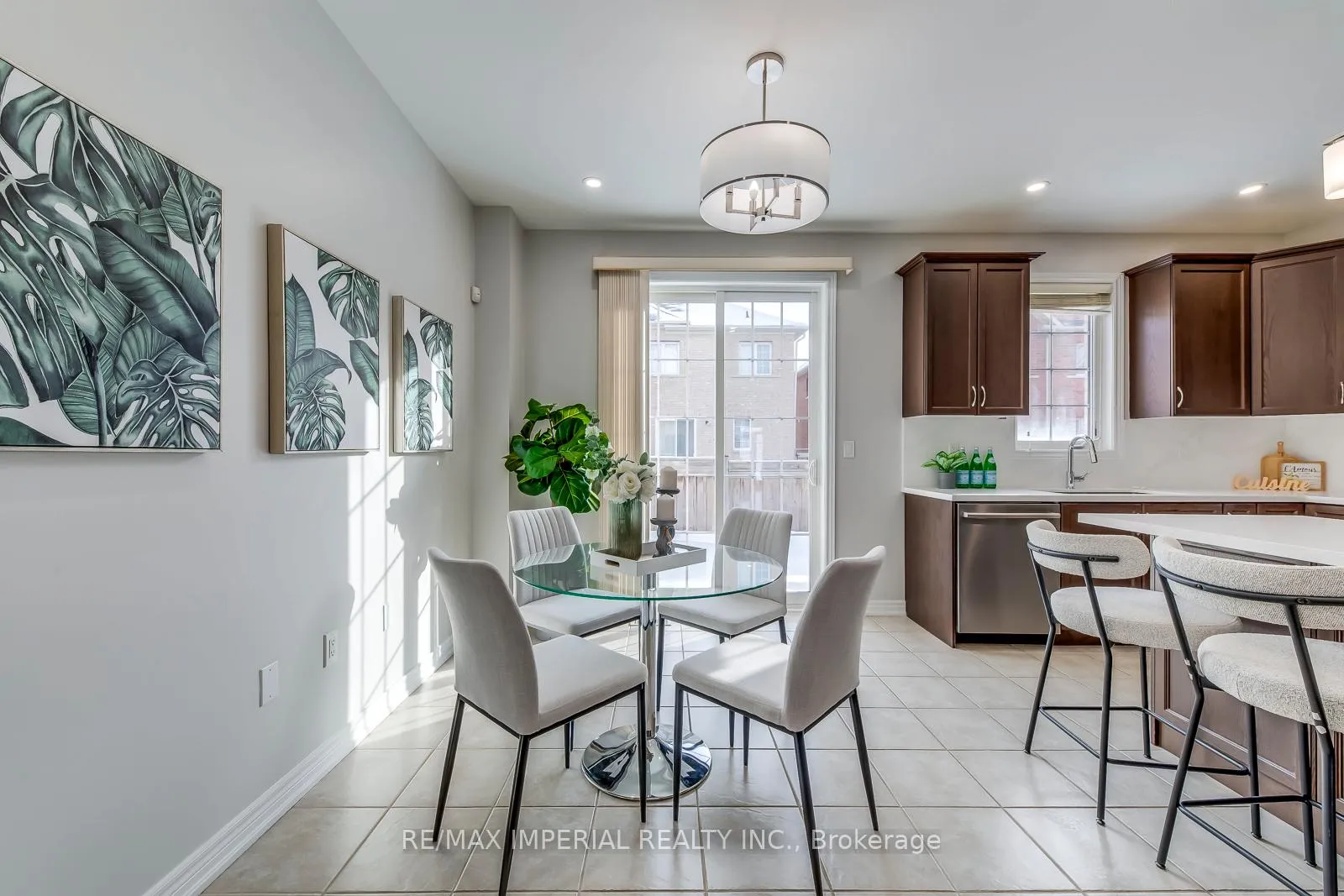 Photo 25 of 43 Sibella Way, Vaughan, Vellore Village — HOMEH
