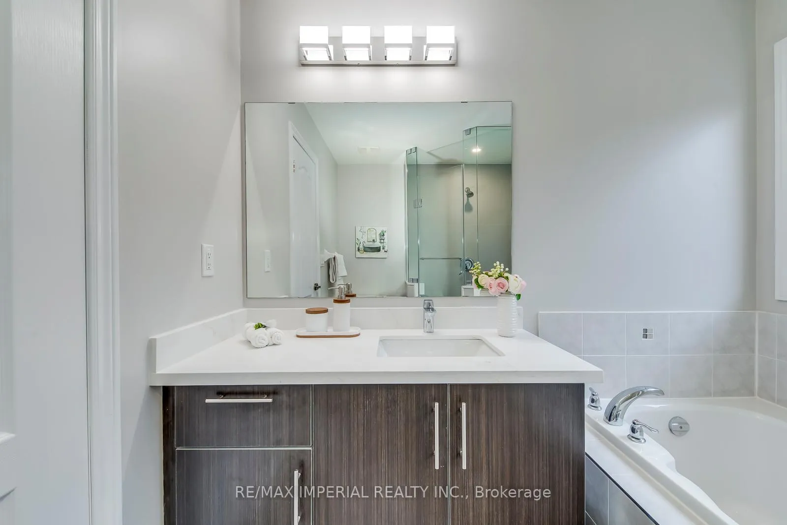 Photo 42 of 43 Sibella Way, Vaughan, Vellore Village — HOMEH