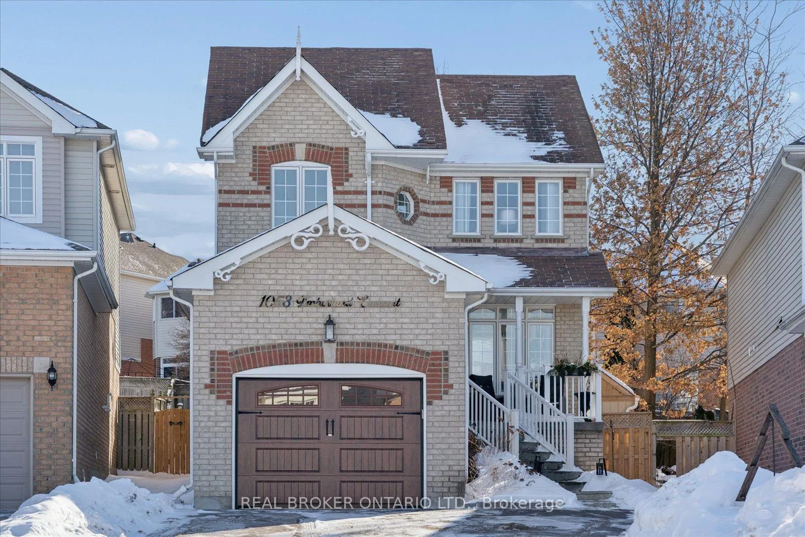 Photo 2 of 1053 Timberland Crescent, Oshawa, Pinecrest — HOMEH