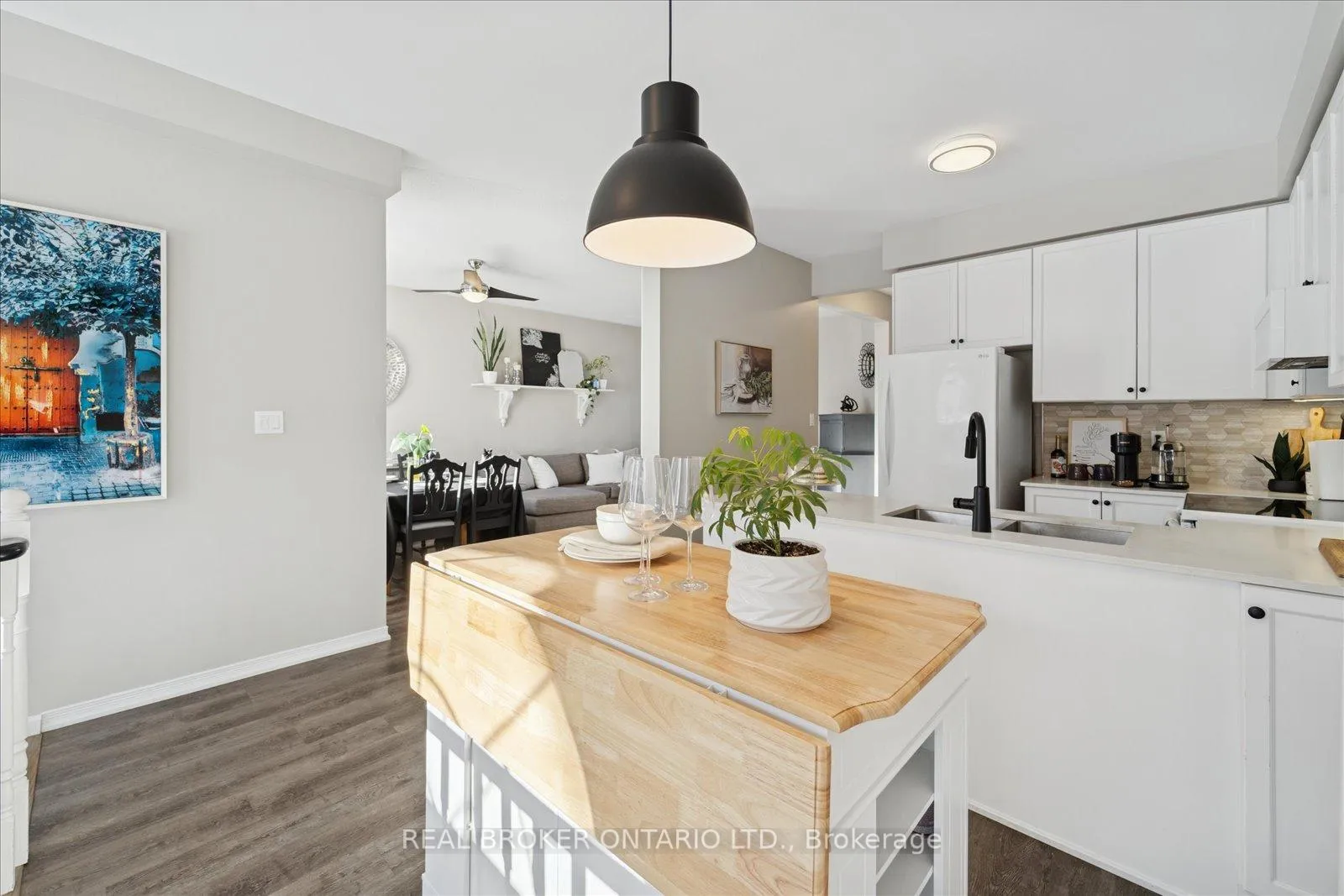 Photo 17 of 1053 Timberland Crescent, Oshawa, Pinecrest — HOMEH