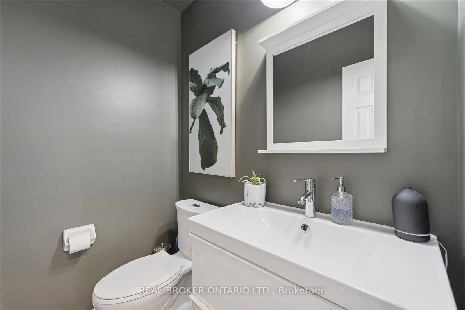 Photo 23 of 1053 Timberland Crescent, Oshawa, Pinecrest — HOMEH
