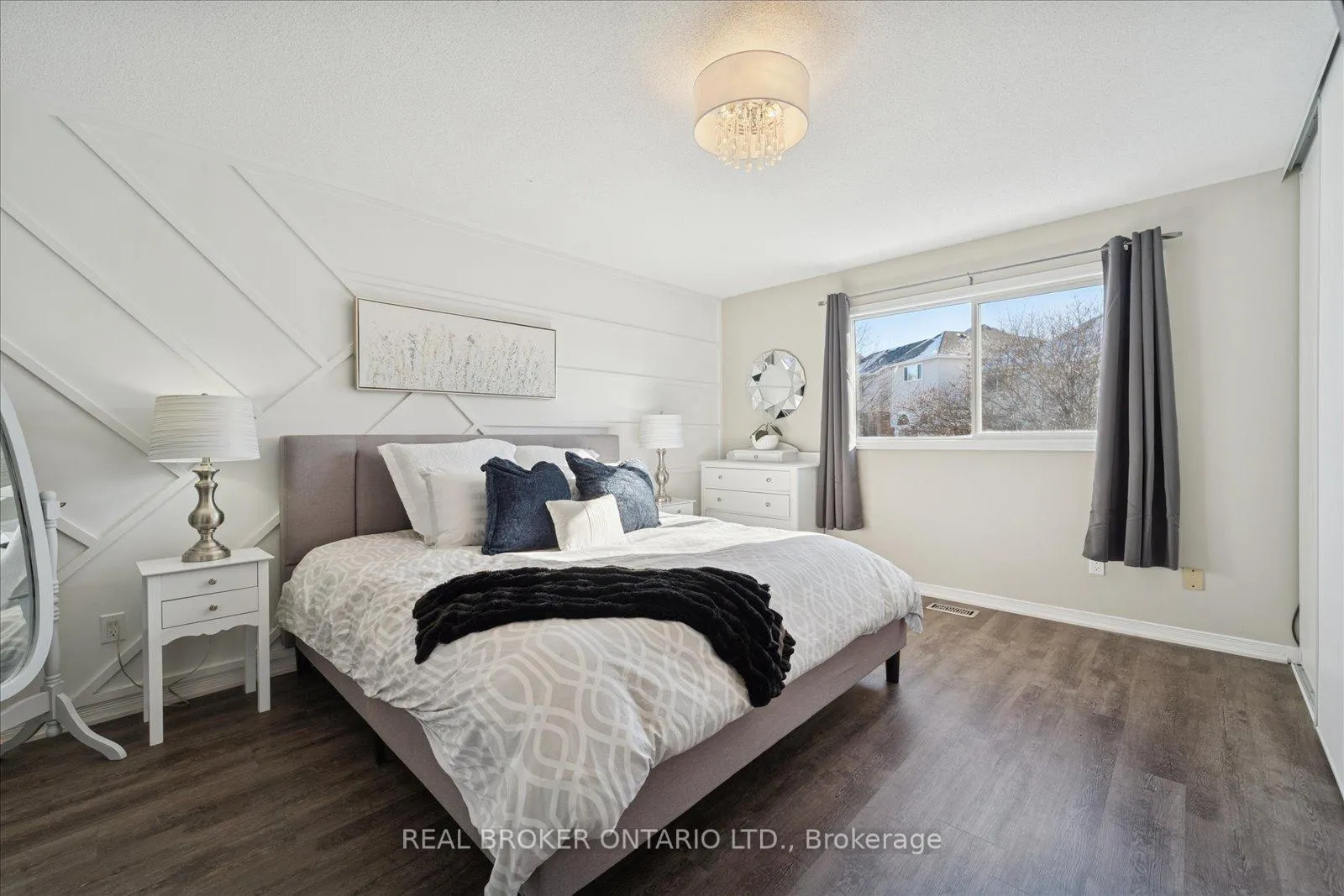 Photo 24 of 1053 Timberland Crescent, Oshawa, Pinecrest — HOMEH