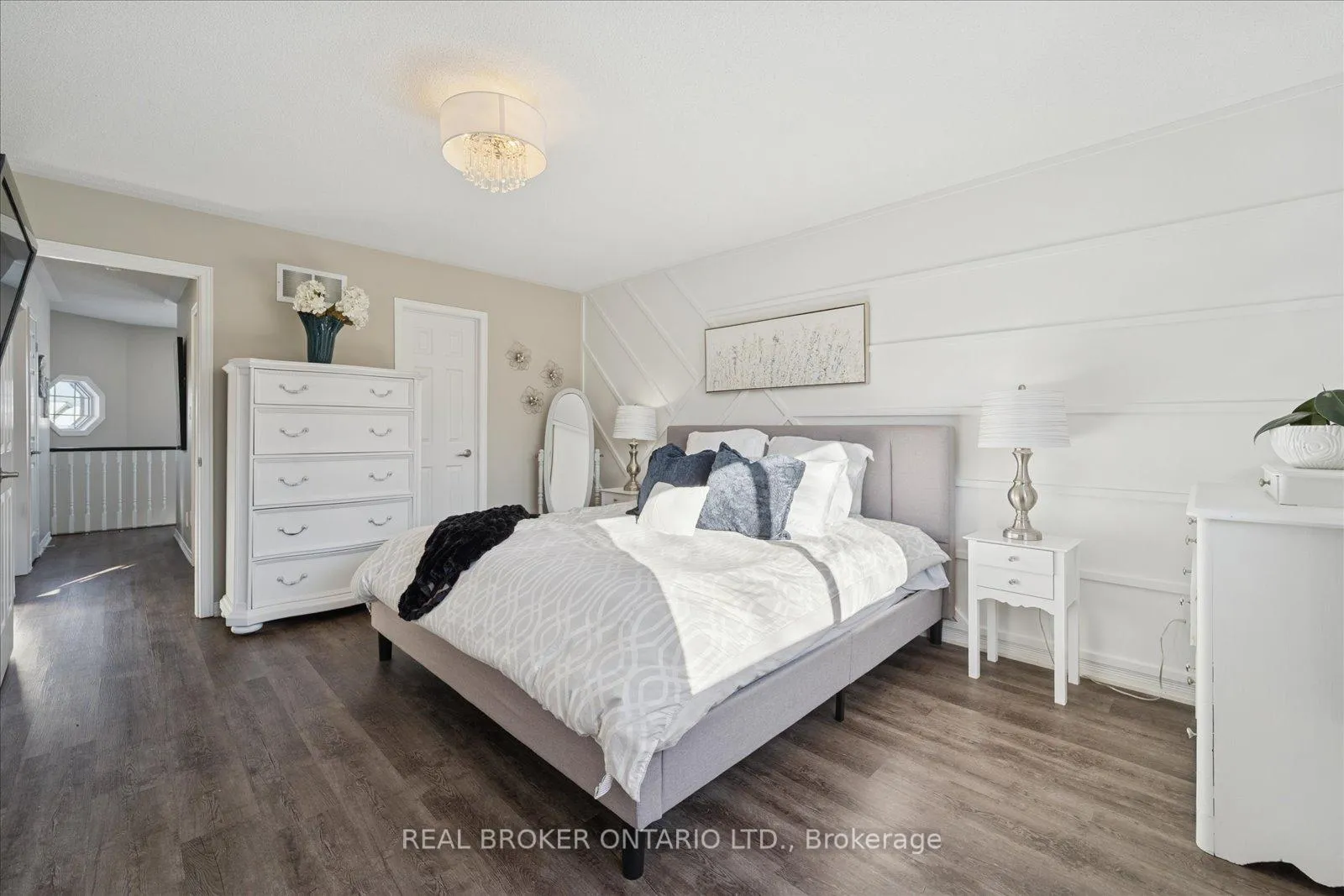 Photo 25 of 1053 Timberland Crescent, Oshawa, Pinecrest — HOMEH