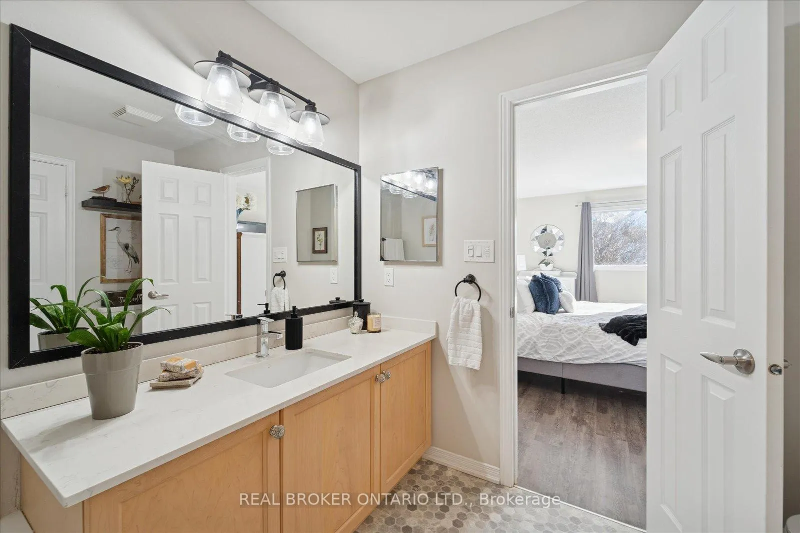 Photo 27 of 1053 Timberland Crescent, Oshawa, Pinecrest — HOMEH
