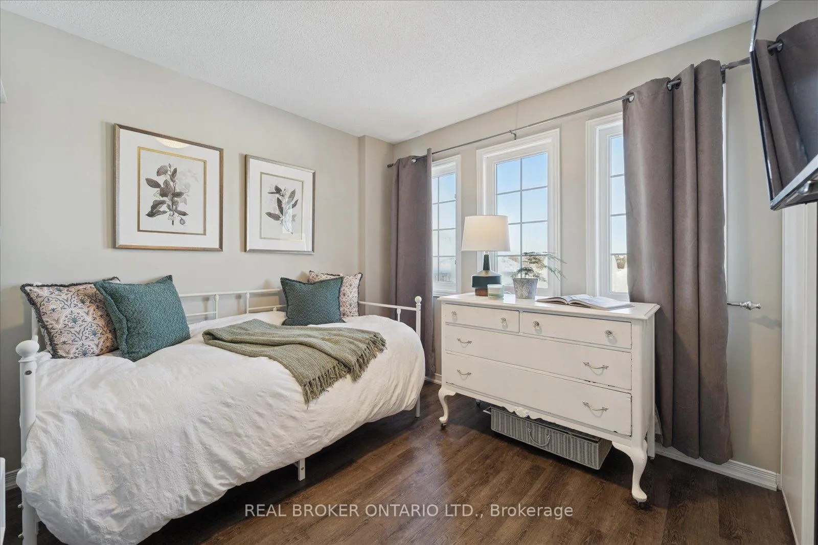Photo 30 of 1053 Timberland Crescent, Oshawa, Pinecrest — HOMEH