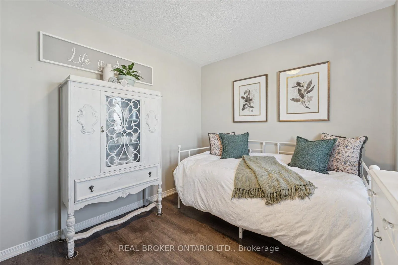 Photo 31 of 1053 Timberland Crescent, Oshawa, Pinecrest — HOMEH
