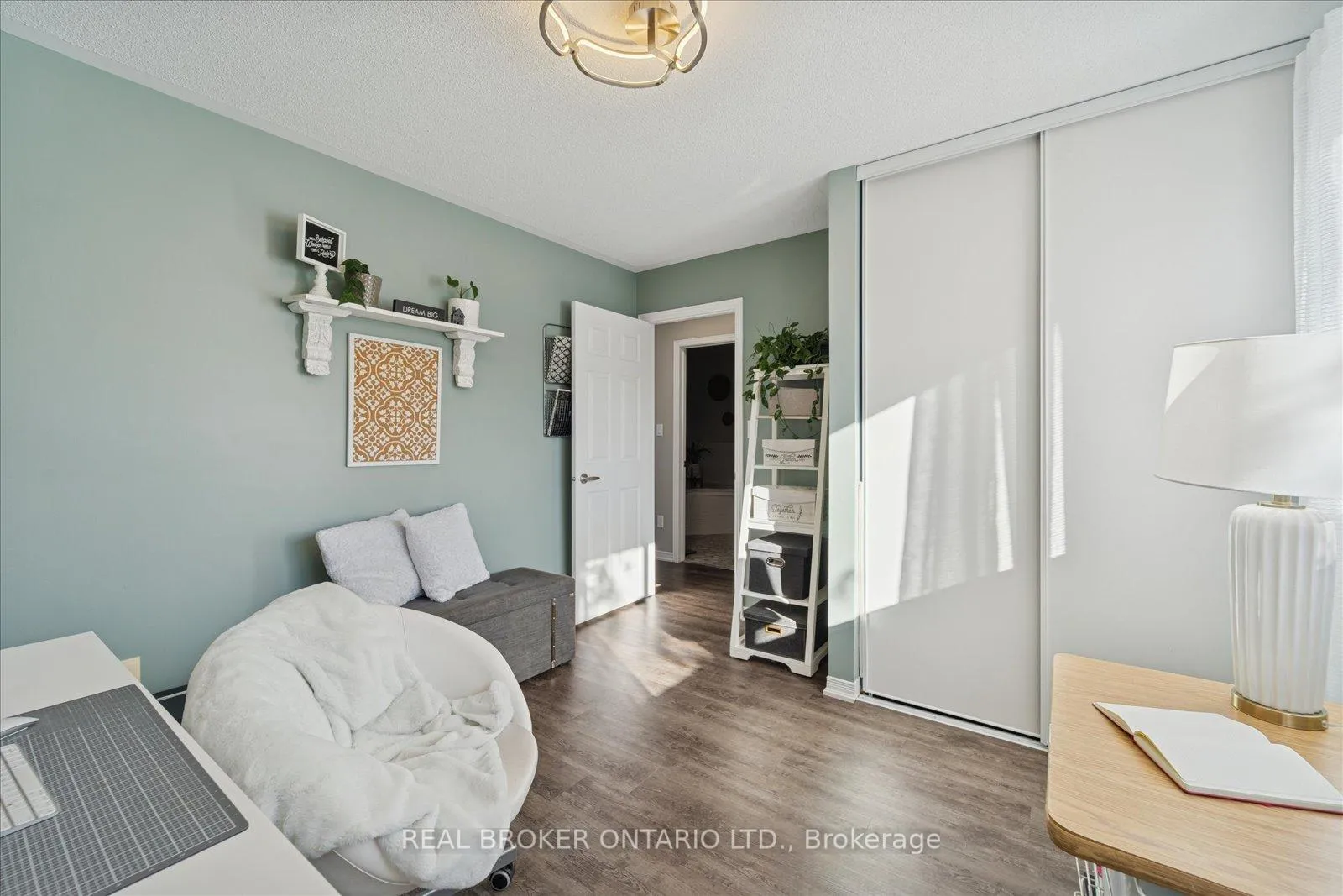 Photo 34 of 1053 Timberland Crescent, Oshawa, Pinecrest — HOMEH