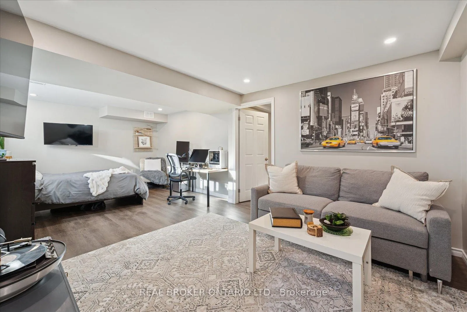 Photo 38 of 1053 Timberland Crescent, Oshawa, Pinecrest — HOMEH