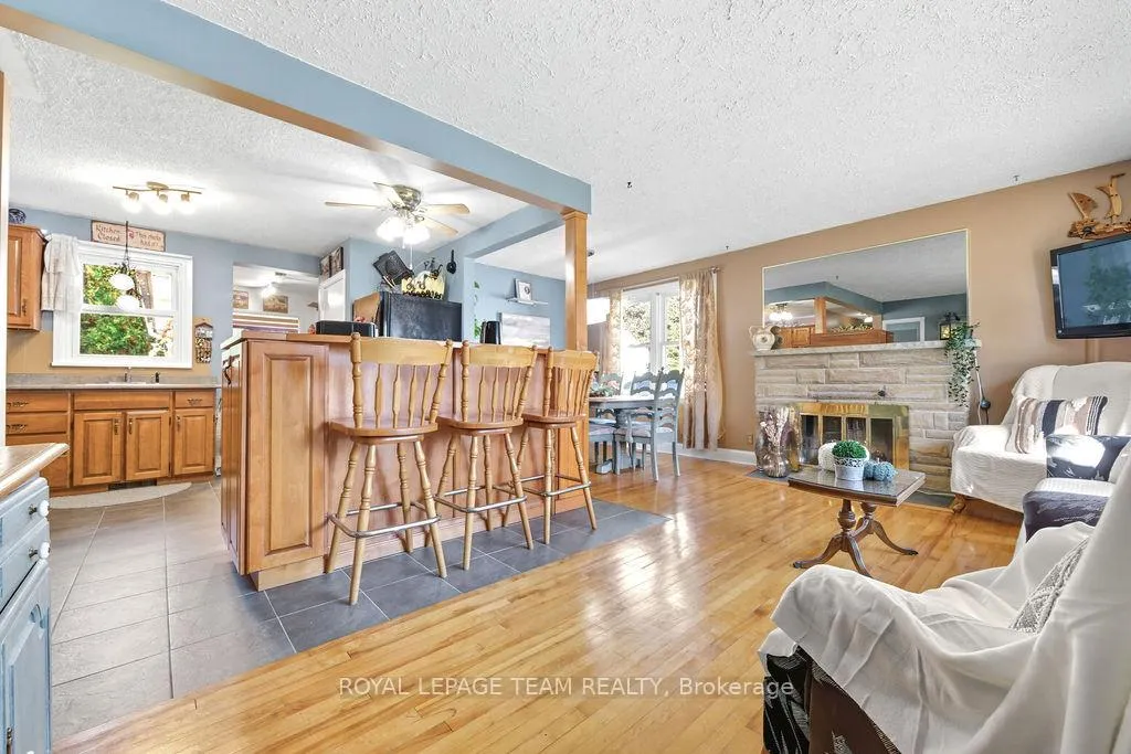 Photo 8 of 144 Opeongo Road, Renfrew — HOMEH