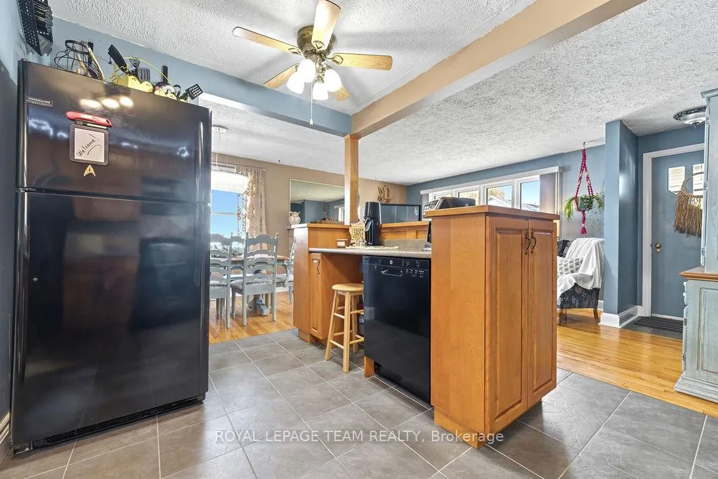 Photo 17 of 144 Opeongo Road, Renfrew — HOMEH