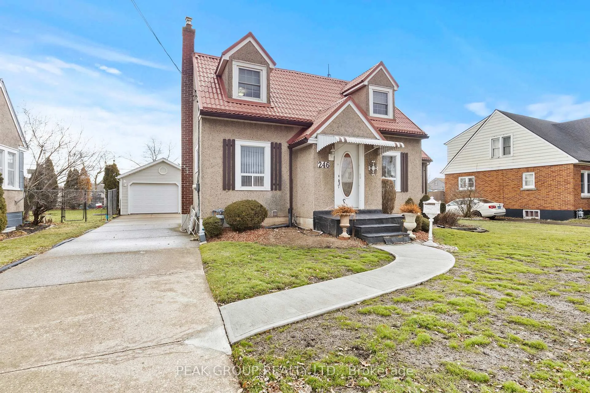 Front of 246 Scholfield Avenue S