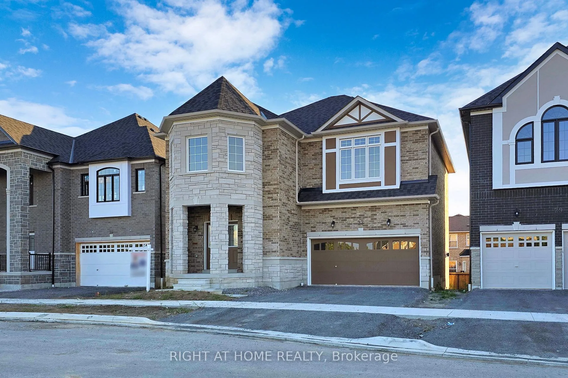 Photo 2 of 27 Creedon Crescent, Ajax, Northwest Ajax — HOMEH